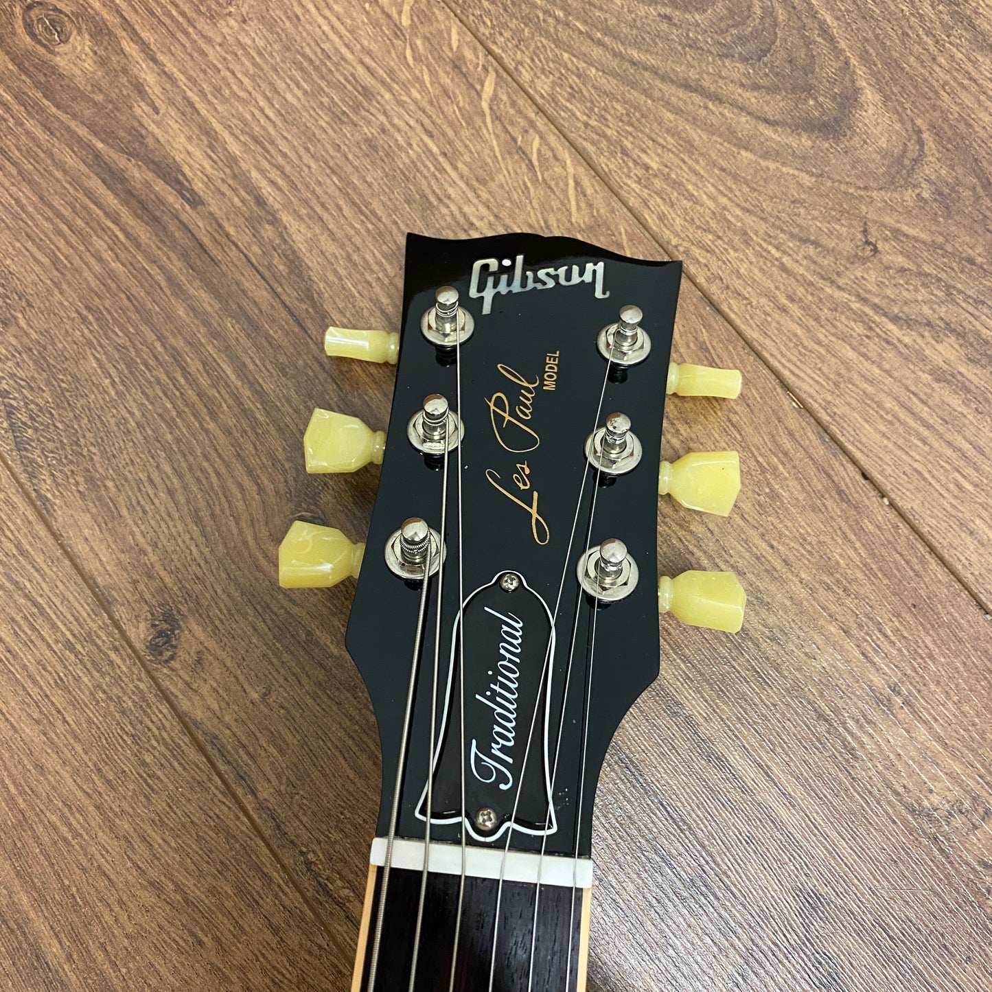 Pre-Owned Gibson Les Paul Traditional - Cherry Sunburst - 2014