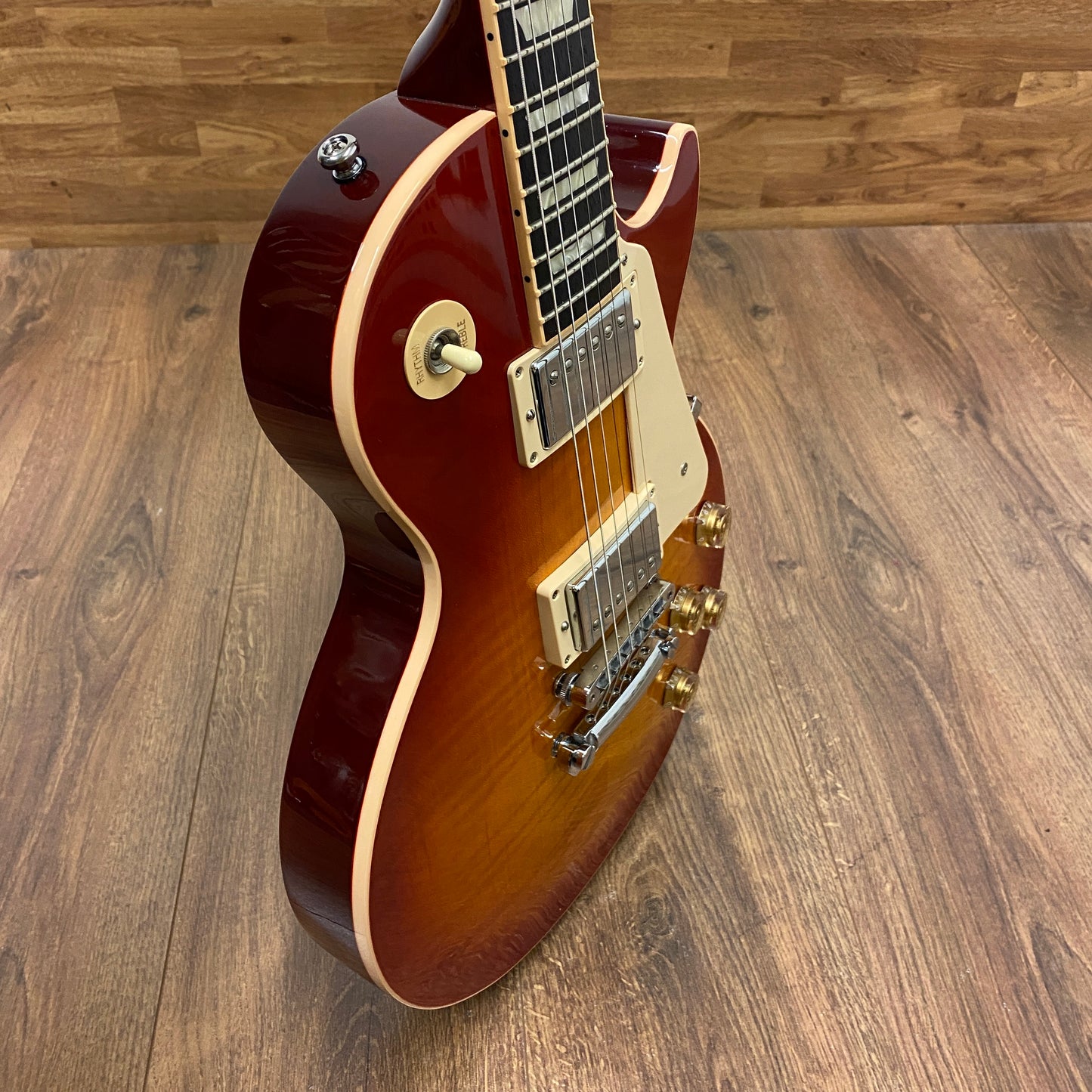 Pre-Owned Gibson Les Paul Traditional - Cherry Sunburst - 2014
