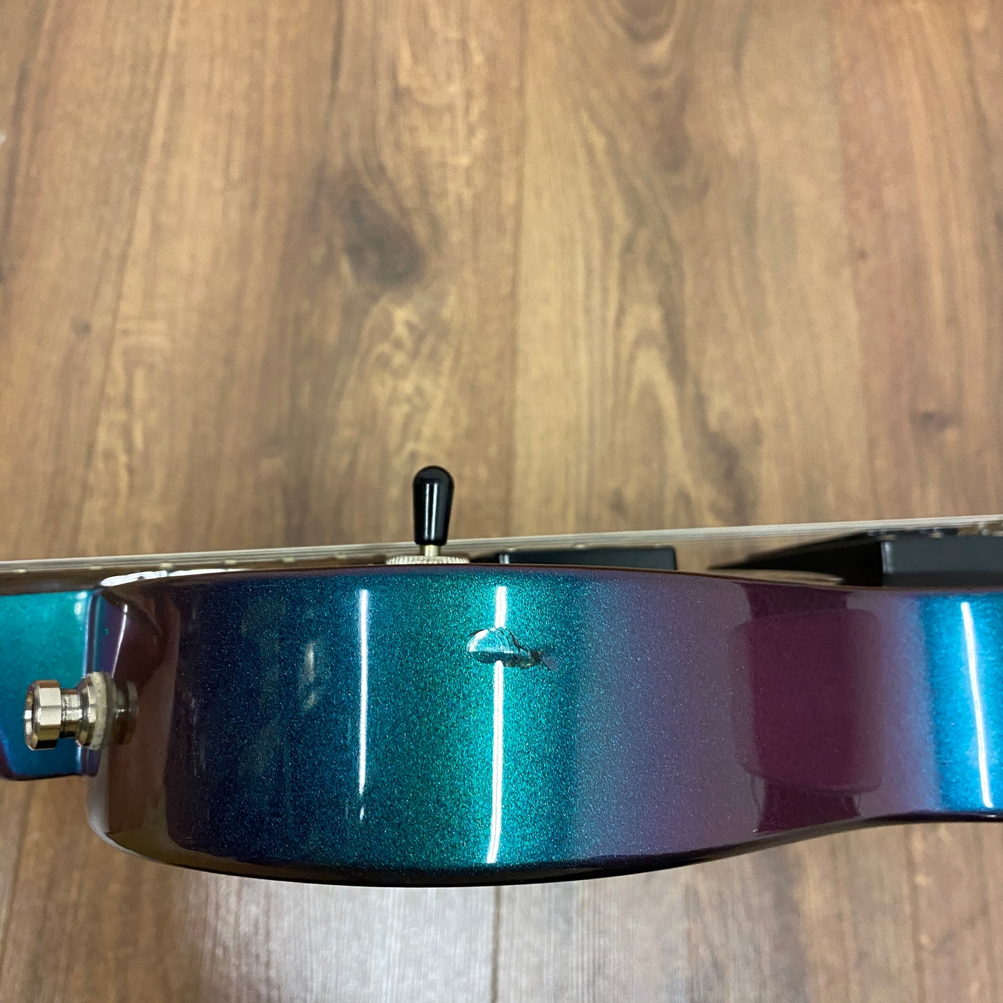 Pre-Owned Epiphone Les Paul Studio Chameleon Limited Edition - Blue/Green Flip Flop