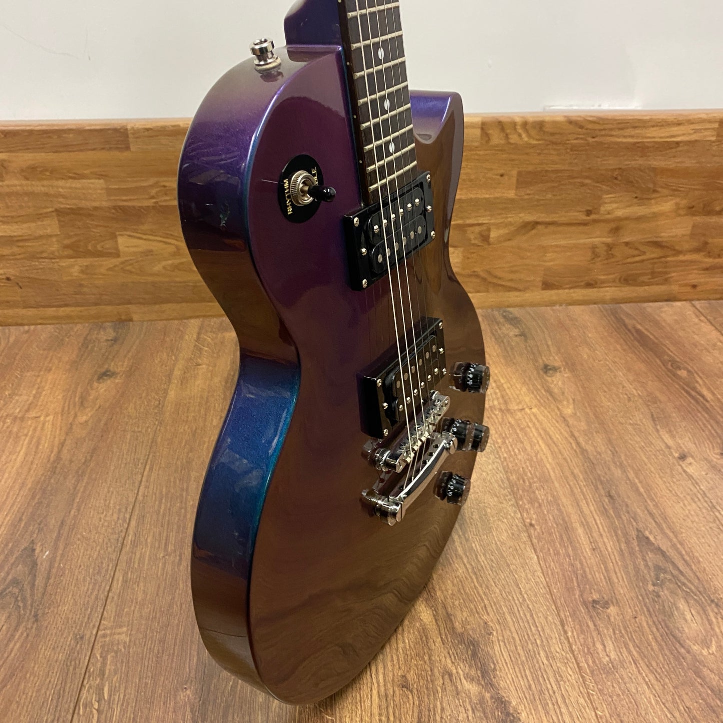 Pre-Owned Epiphone Les Paul Studio Chameleon Limited Edition - Blue/Green Flip Flop