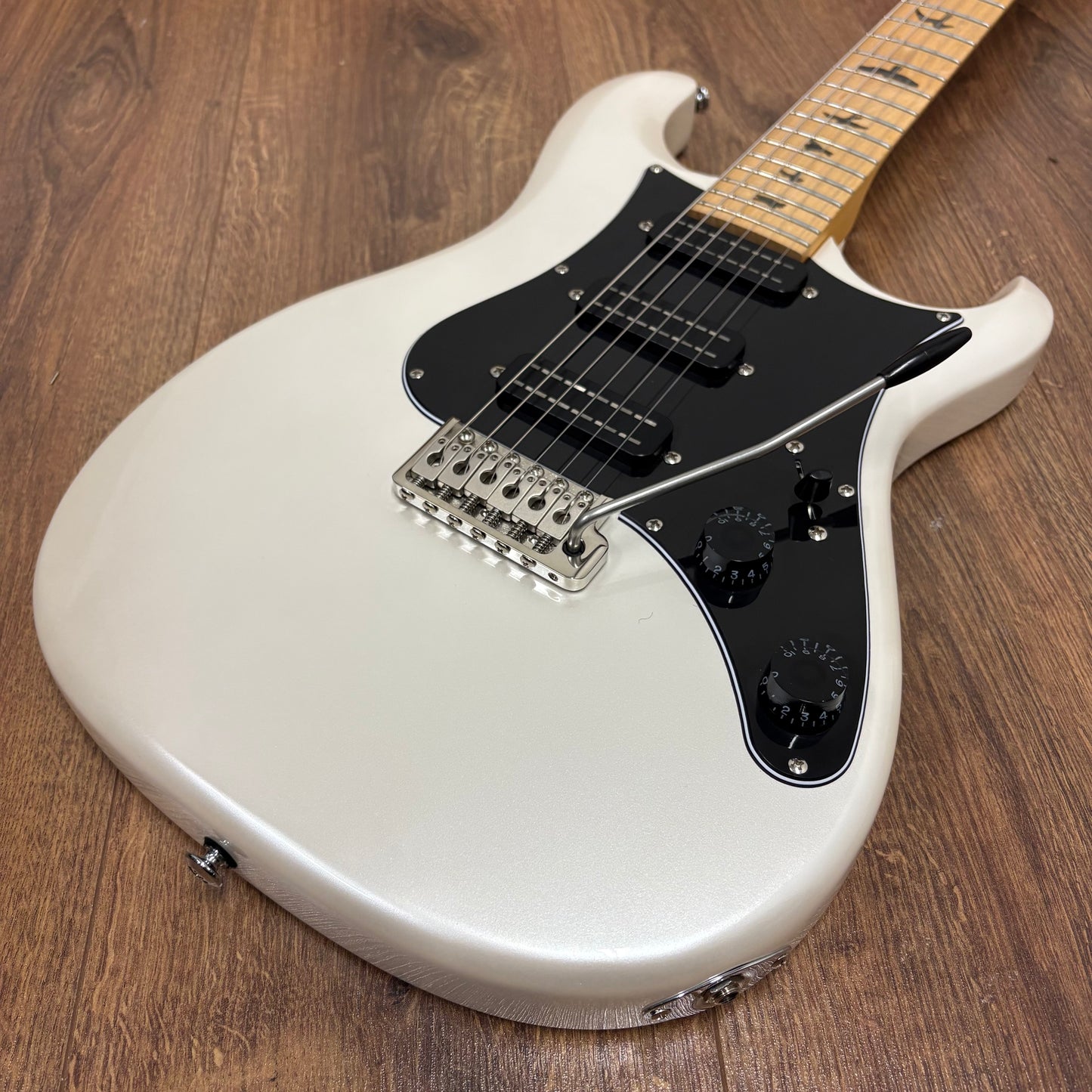 Pre-Owned PRS SE NF3 - Pearl White