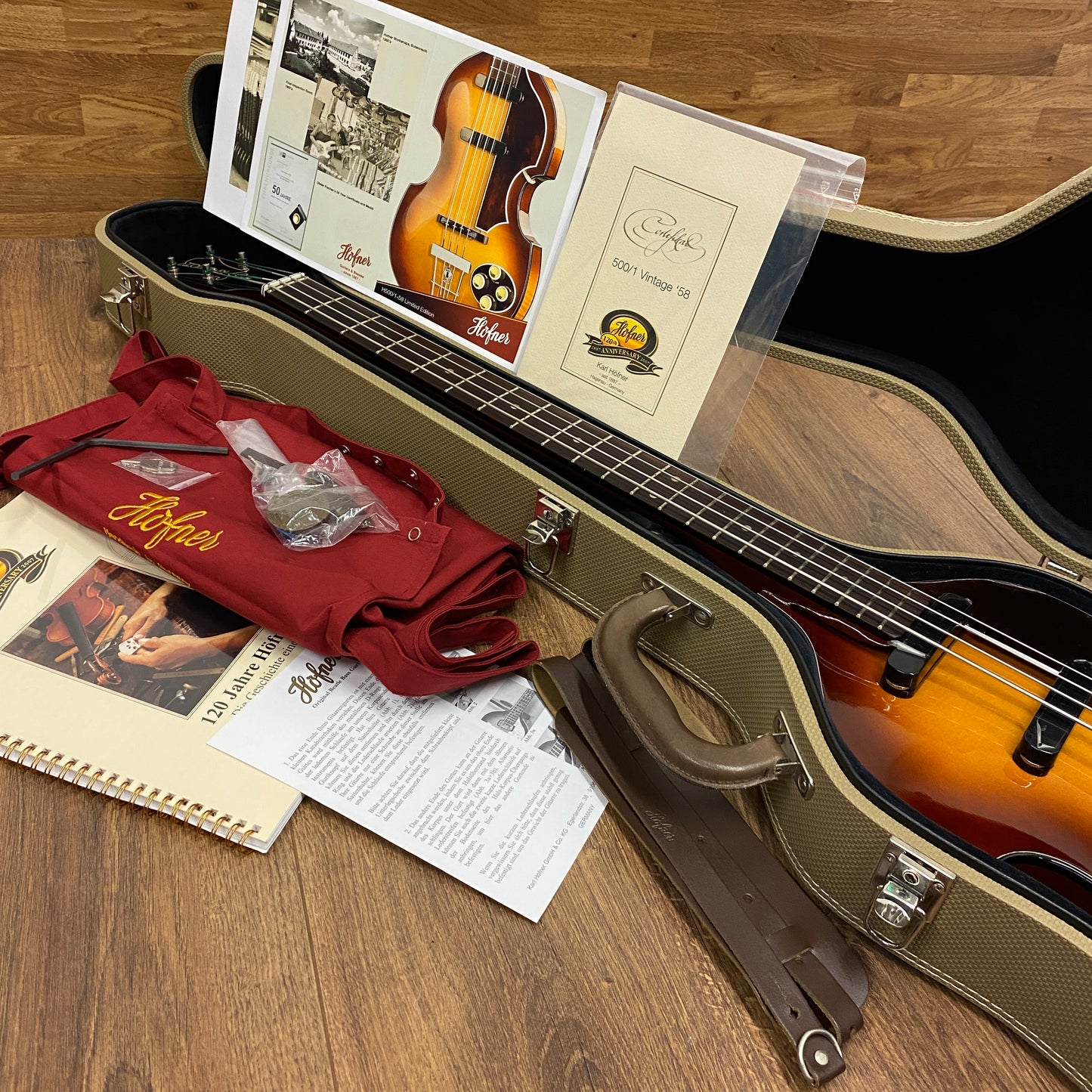 Pre-Owned Hofner 500/1 '58 Flat Back Violin Bass #32 of 58