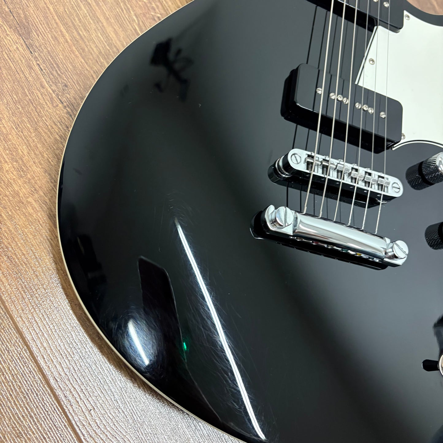 Pre-Owned Reverend Contender 290 - Midnight Black