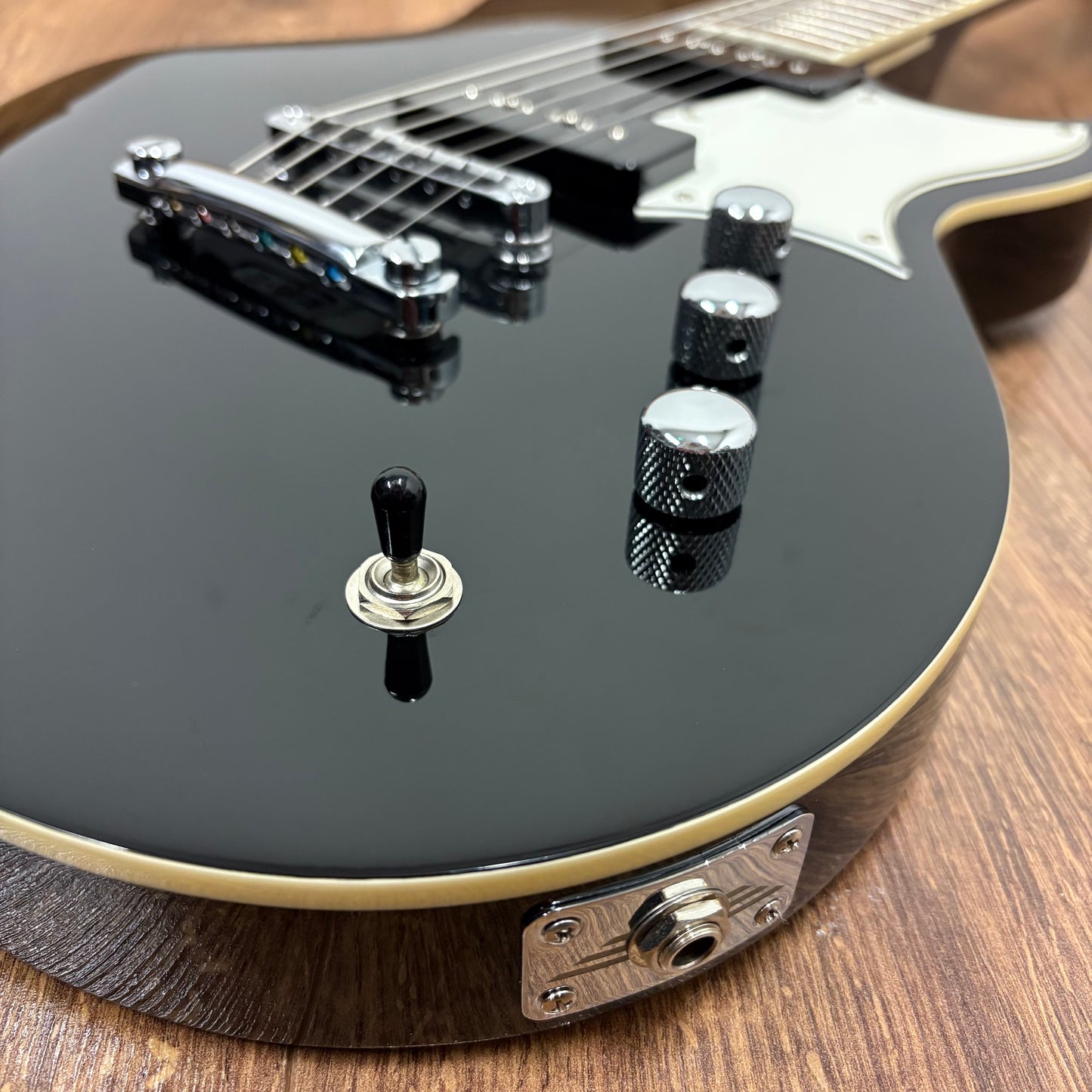 Pre-Owned Reverend Contender 290 - Midnight Black