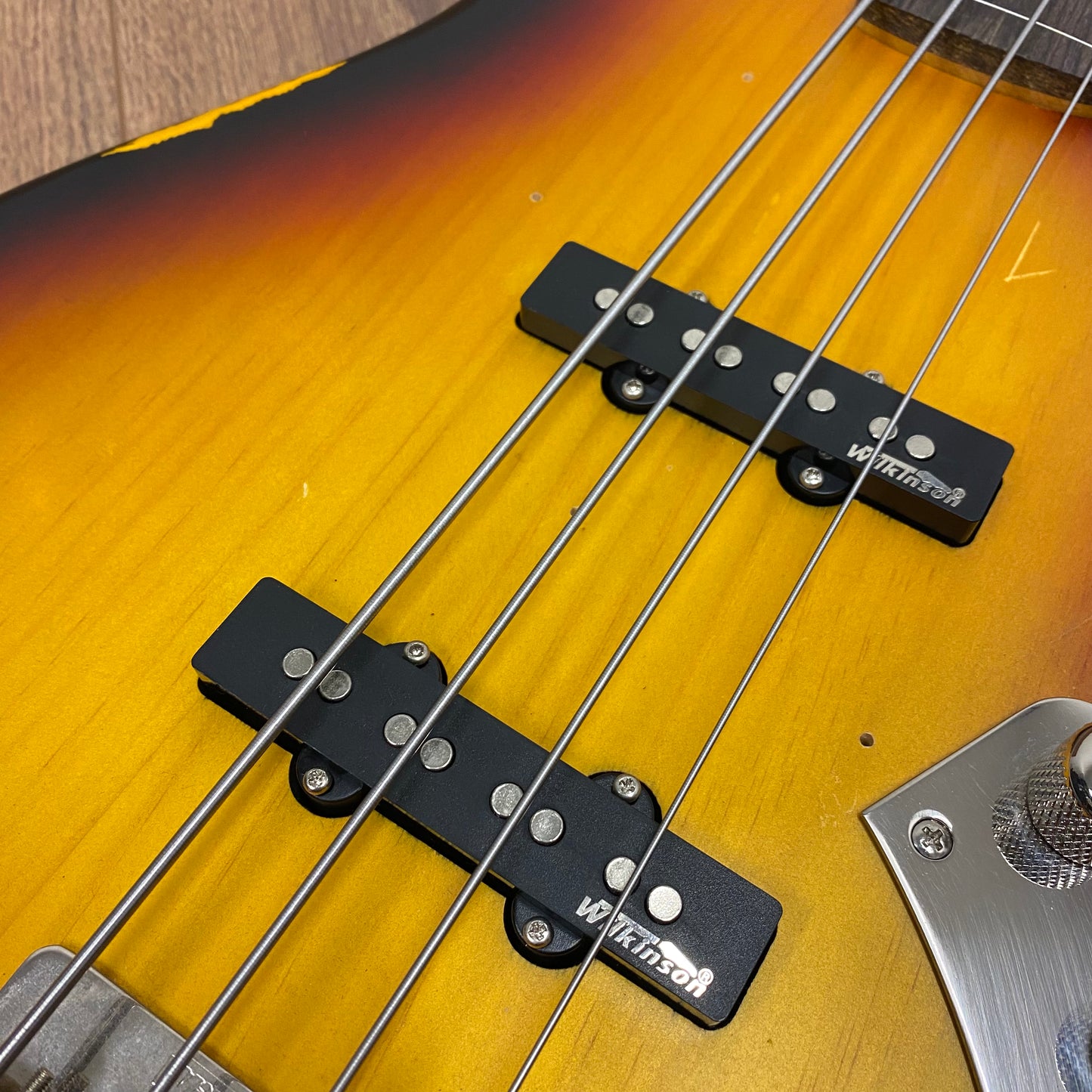 Pre-Owned Vintage V74MRJP Icon Fretless Bass - Distressed Sunset Sunburst