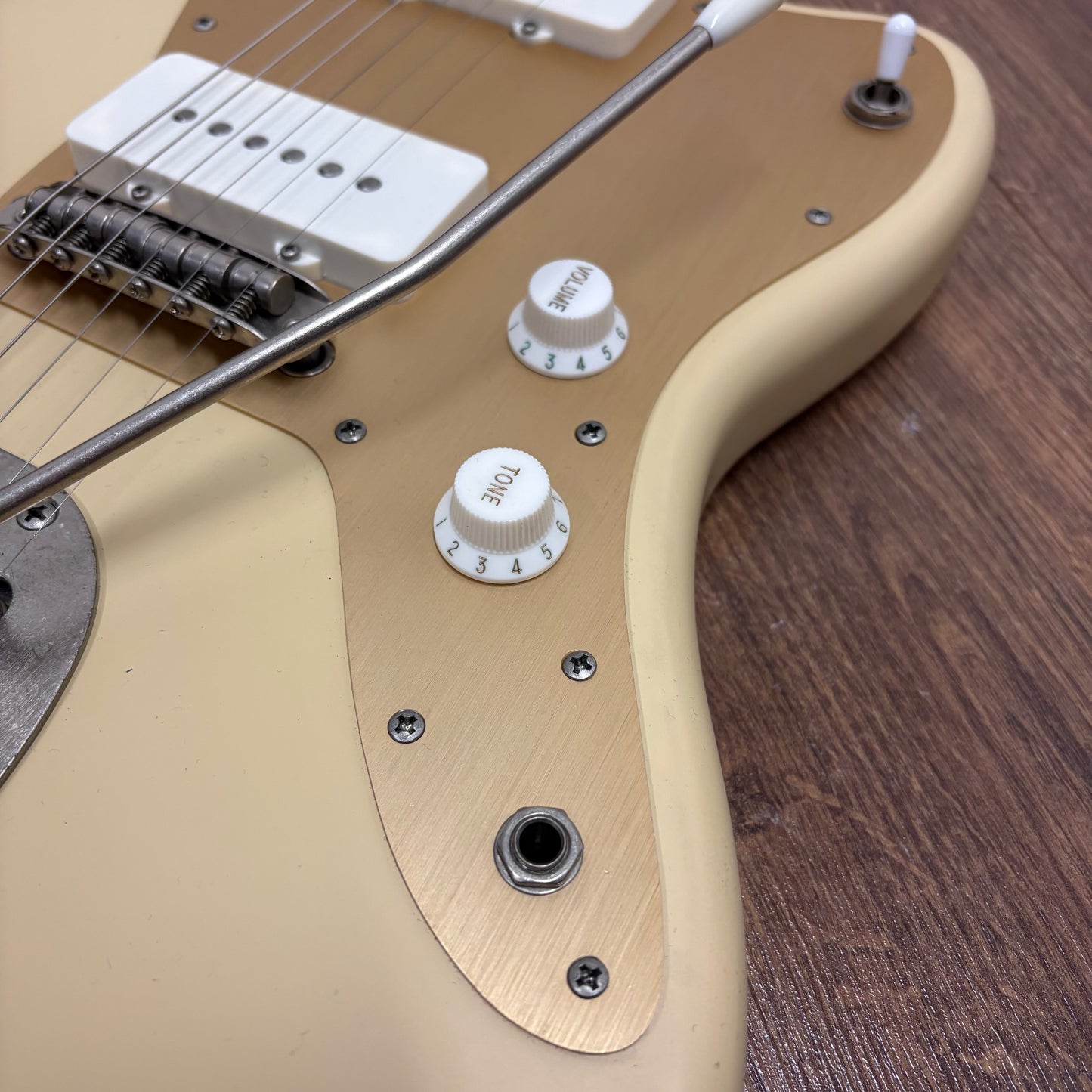 Pre-Owned Squier 40th Anniversary Jazzmaster - Satin Desert Sand