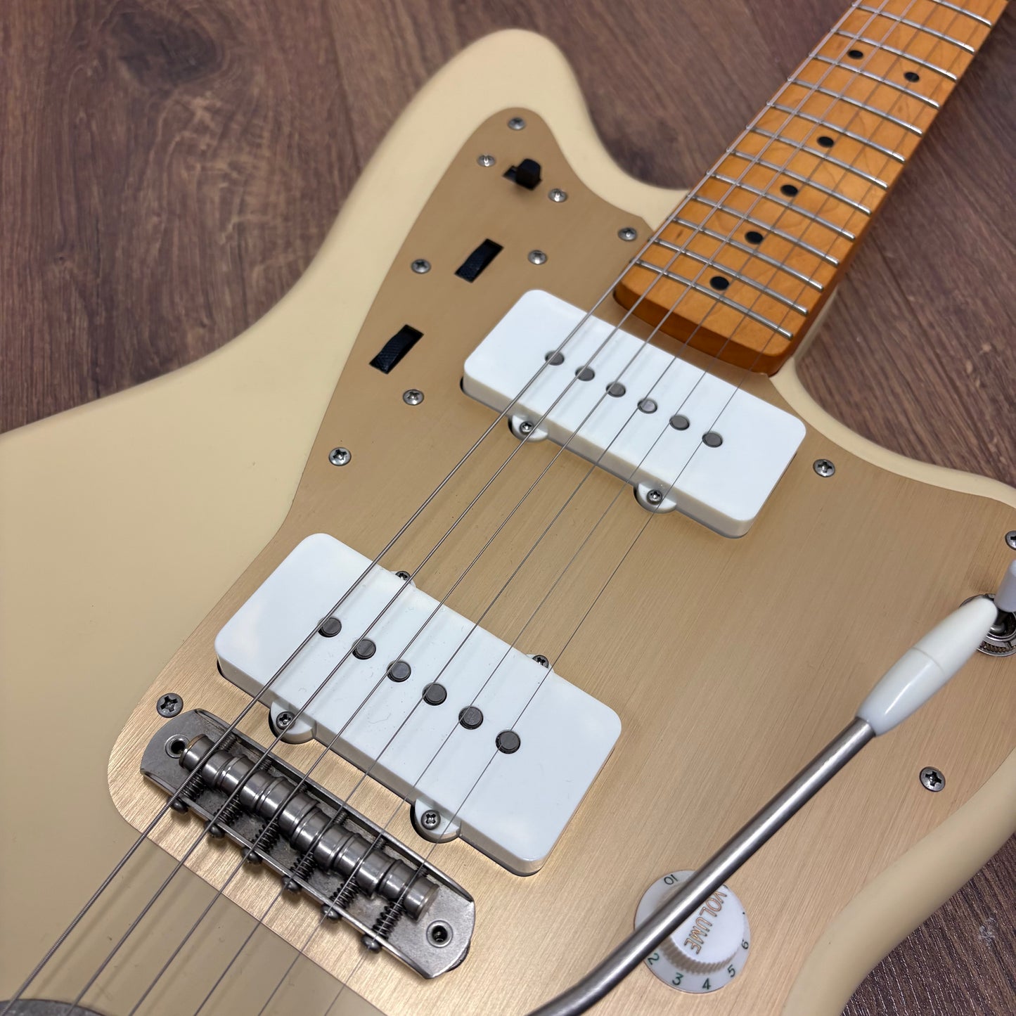 Pre-Owned Squier 40th Anniversary Jazzmaster - Satin Desert Sand