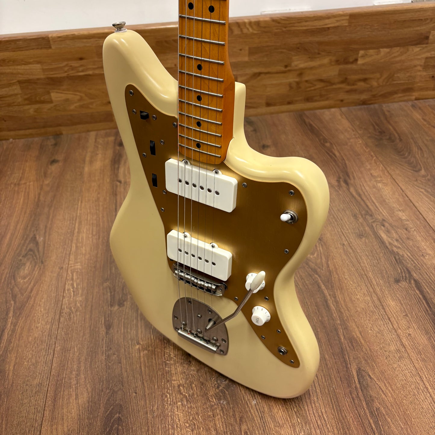 Pre-Owned Squier 40th Anniversary Jazzmaster - Satin Desert Sand