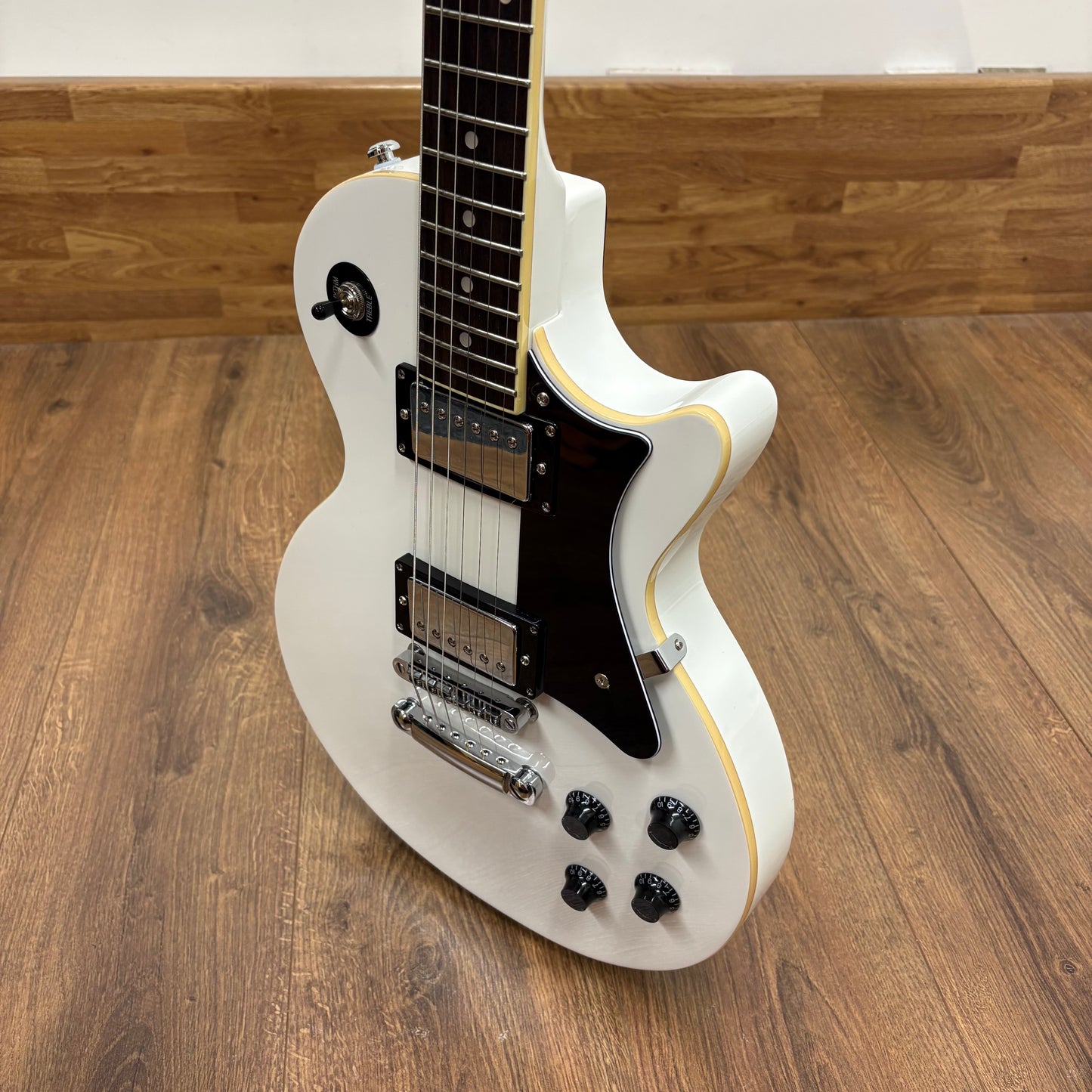 Pre-Owned Heritage Ascent H-150 - White