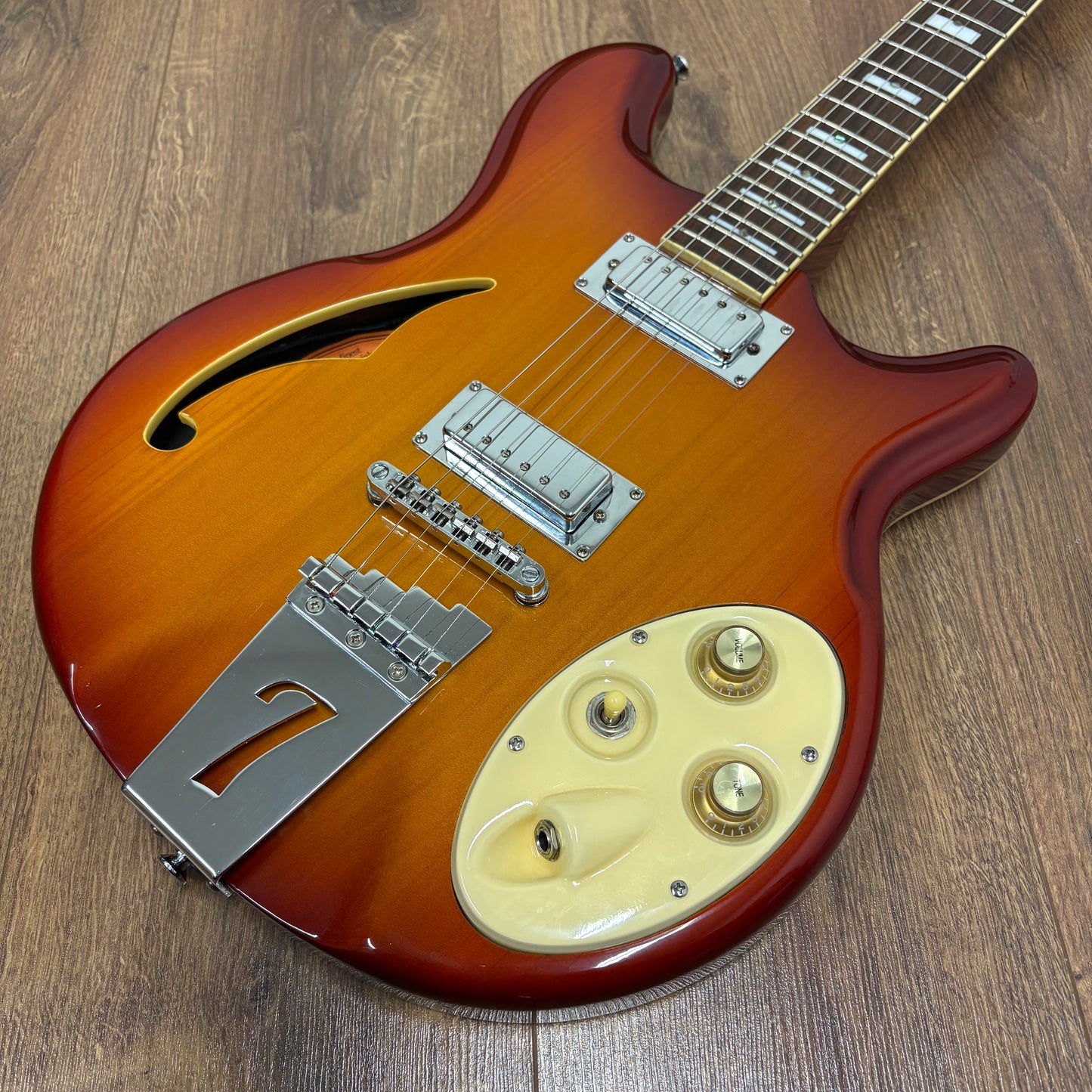 Pre-Owned Italia Rimini - Cherry Sunburst