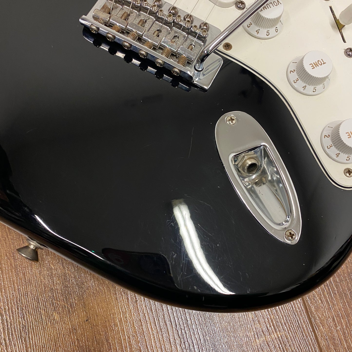 Pre-Owned Fender Standard Stratocaster - Black - 1994