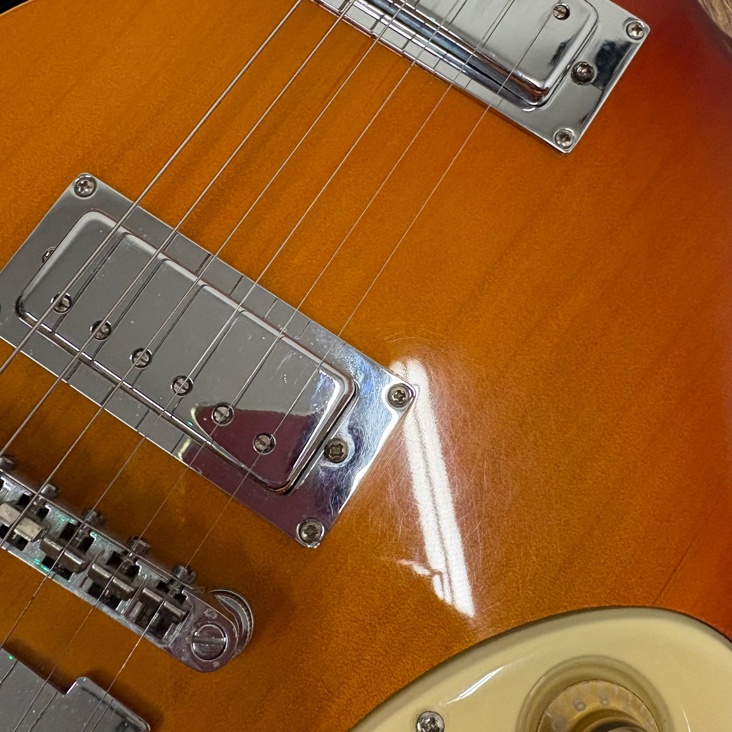 Pre-Owned Italia Rimini - Cherry Sunburst