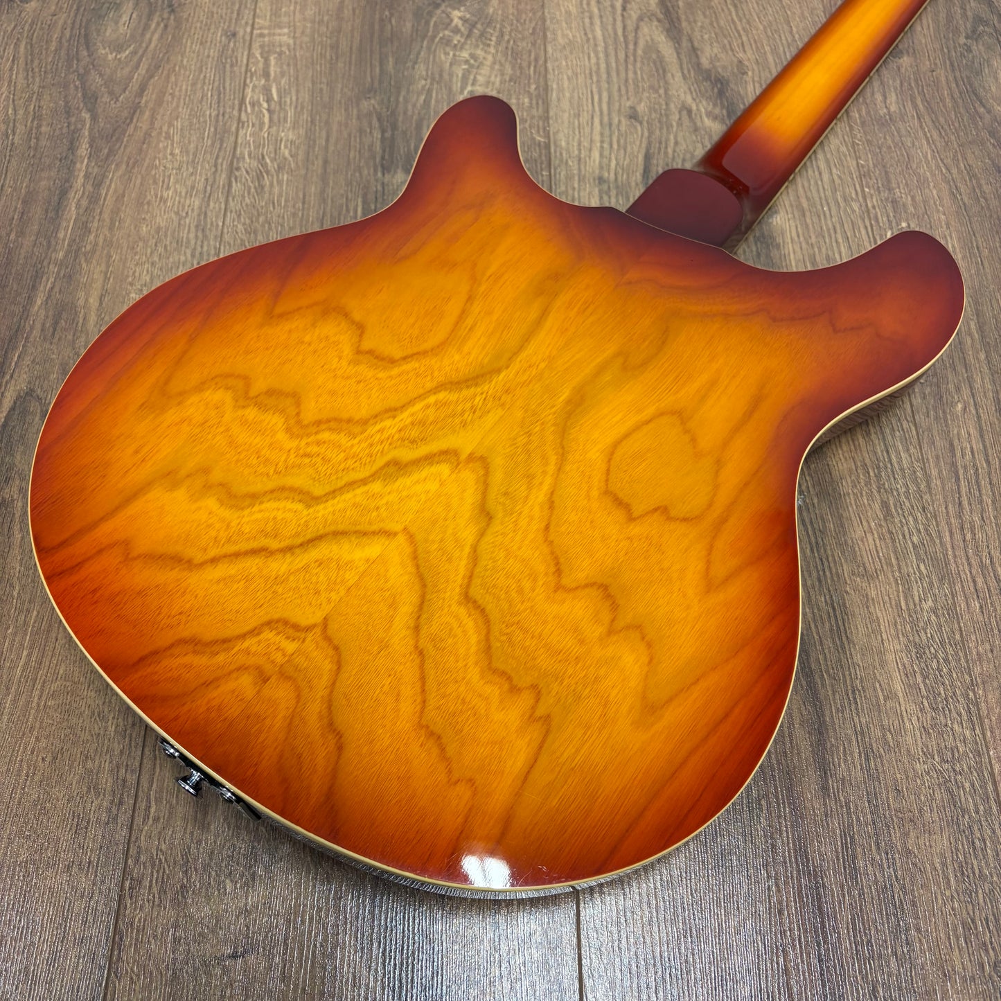 Pre-Owned Italia Rimini - Cherry Sunburst