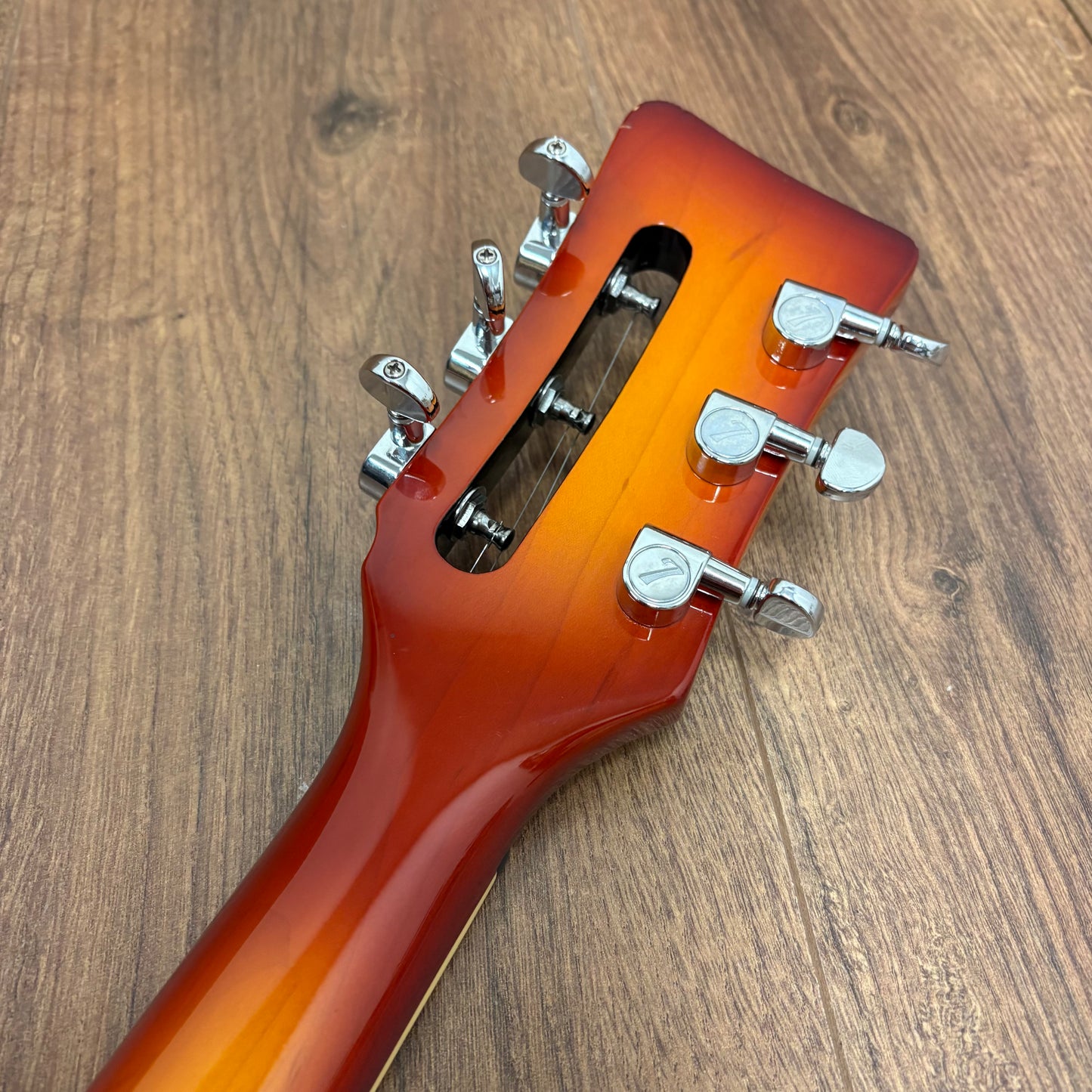 Pre-Owned Italia Rimini - Cherry Sunburst