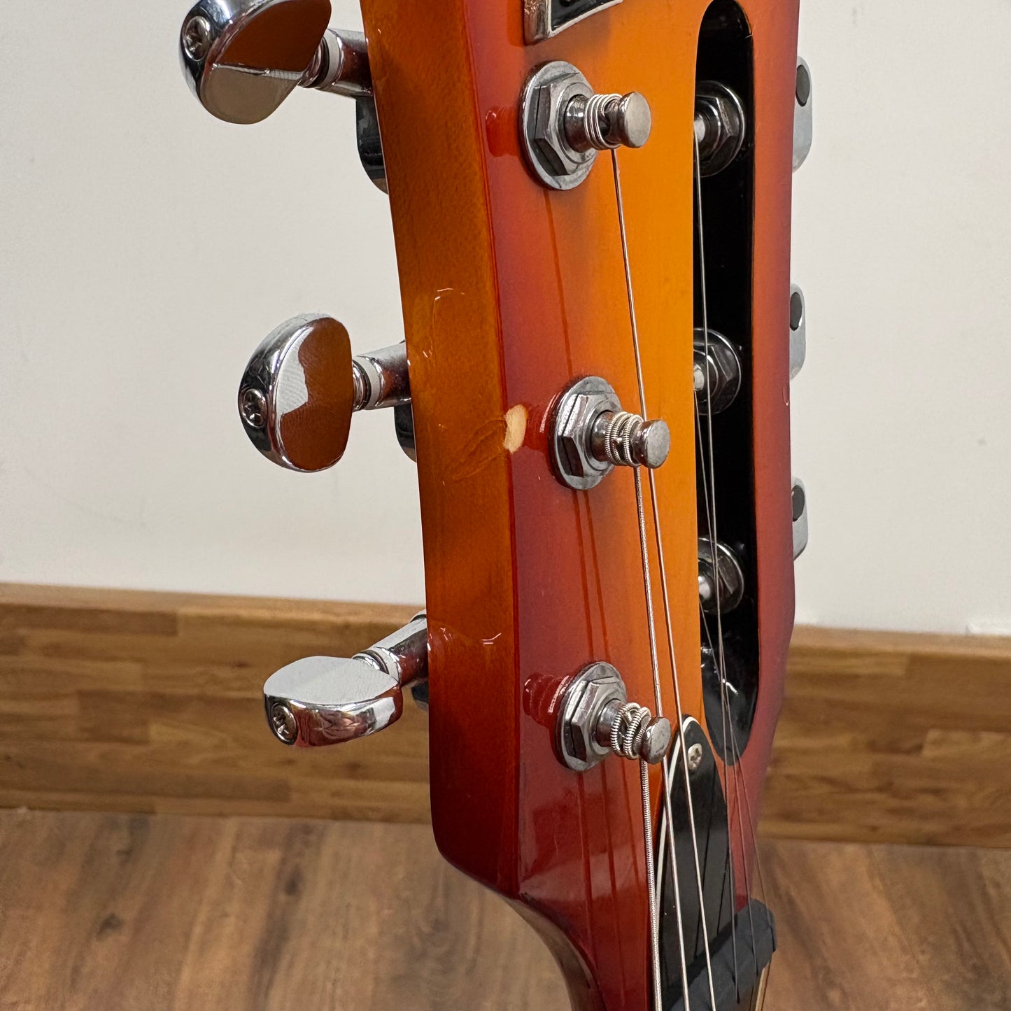 Pre-Owned Italia Rimini - Cherry Sunburst