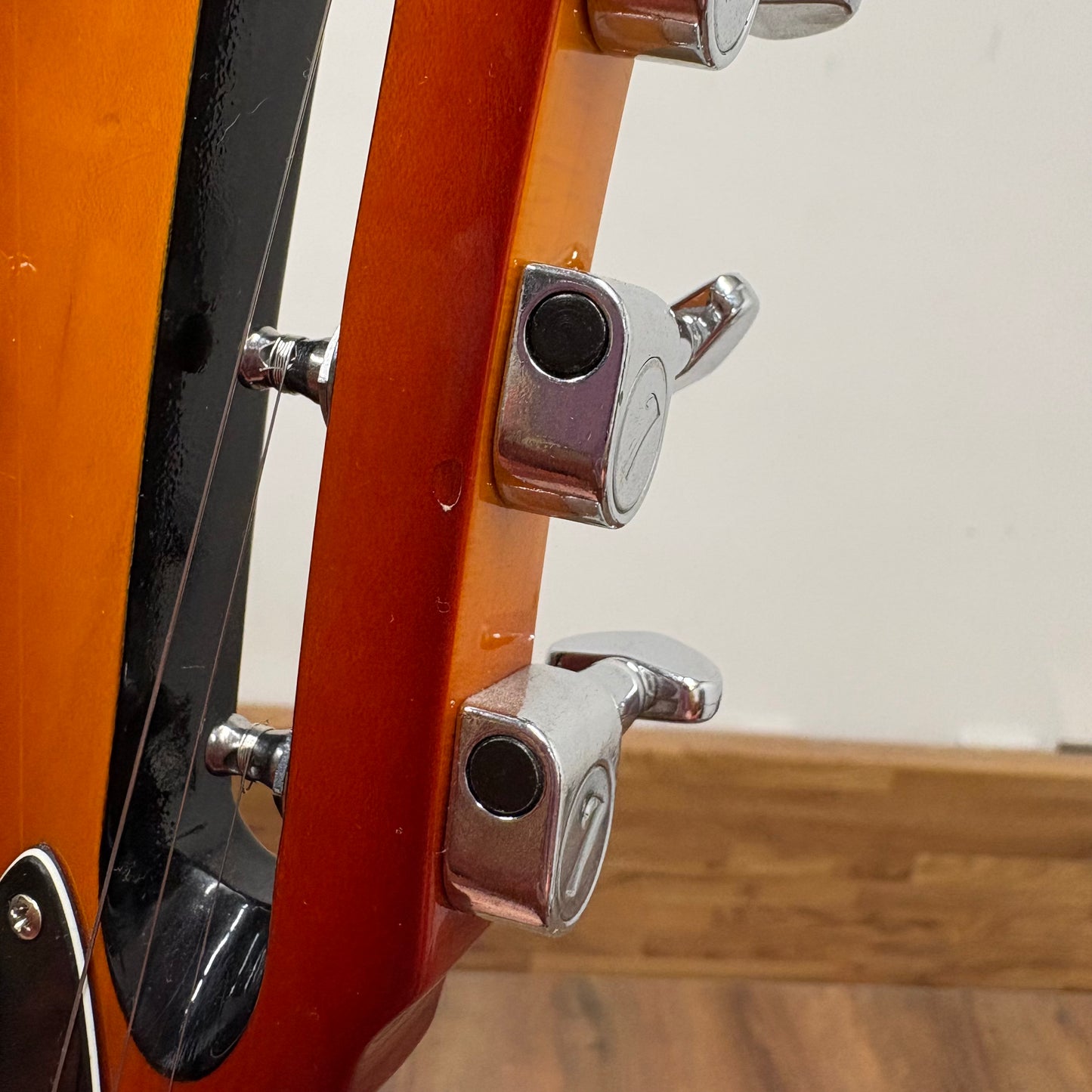 Pre-Owned Italia Rimini - Cherry Sunburst