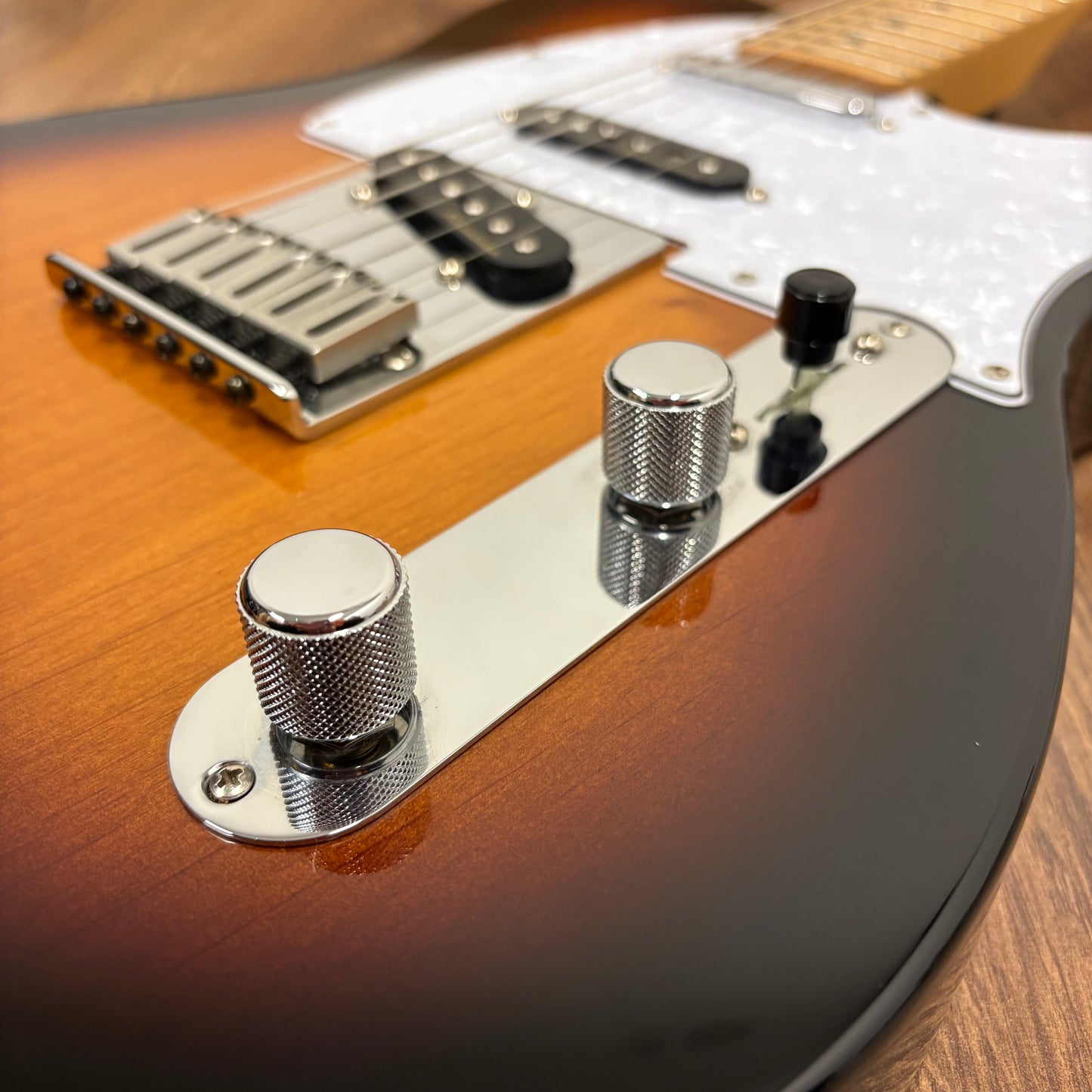 Pre-Owned Fender Deluxe Nashville Telecaster - 2-Colour Sunburst - 2021