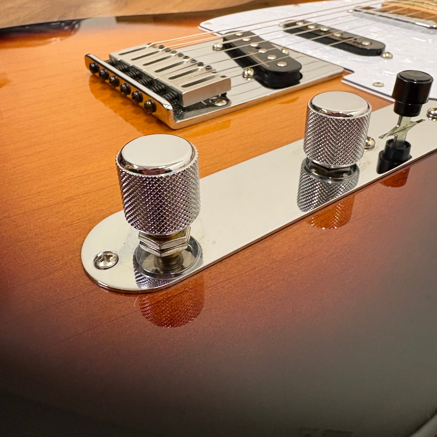 Pre-Owned Fender Deluxe Nashville Telecaster - 2-Colour Sunburst - 2021