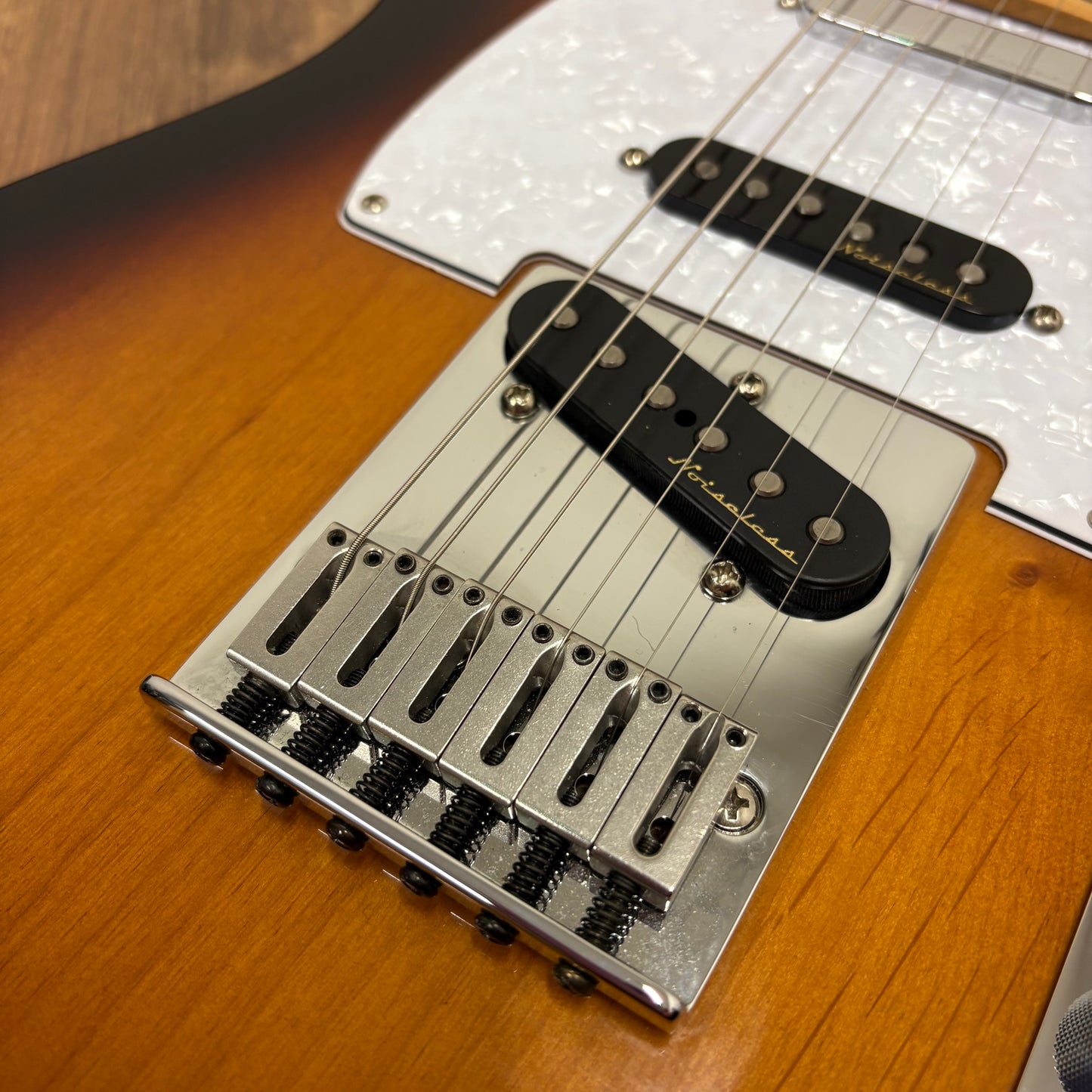 Pre-Owned Fender Deluxe Nashville Telecaster - 2-Colour Sunburst - 2021