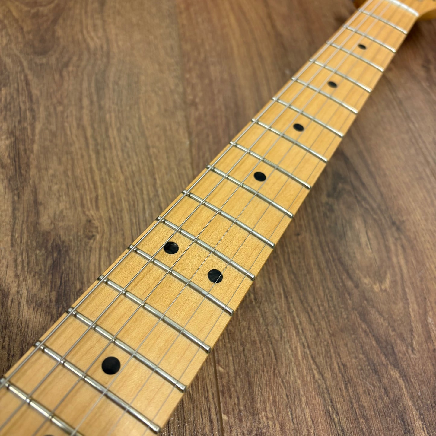 Pre-Owned Fender Deluxe Nashville Telecaster - 2-Colour Sunburst - 2021