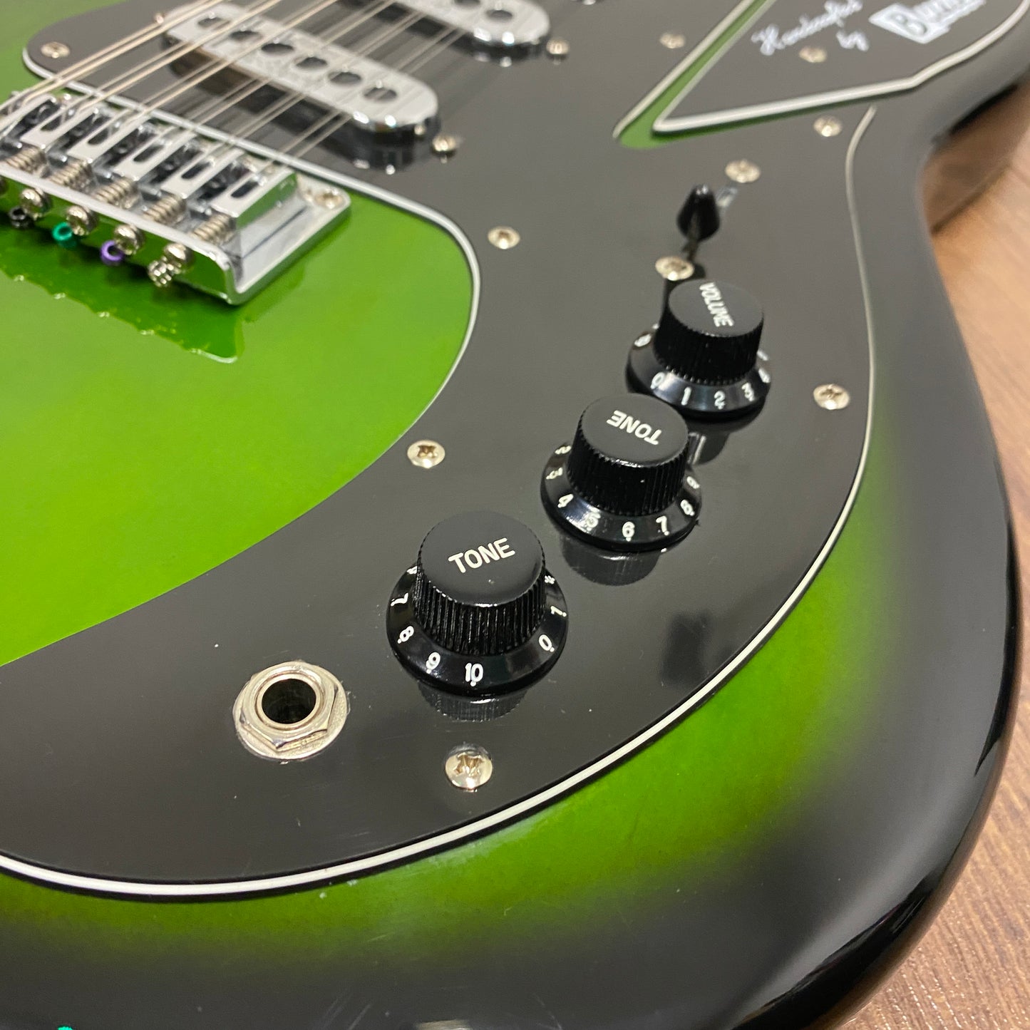 Pre-Owned Burns Club Series Double Six - Greenburst