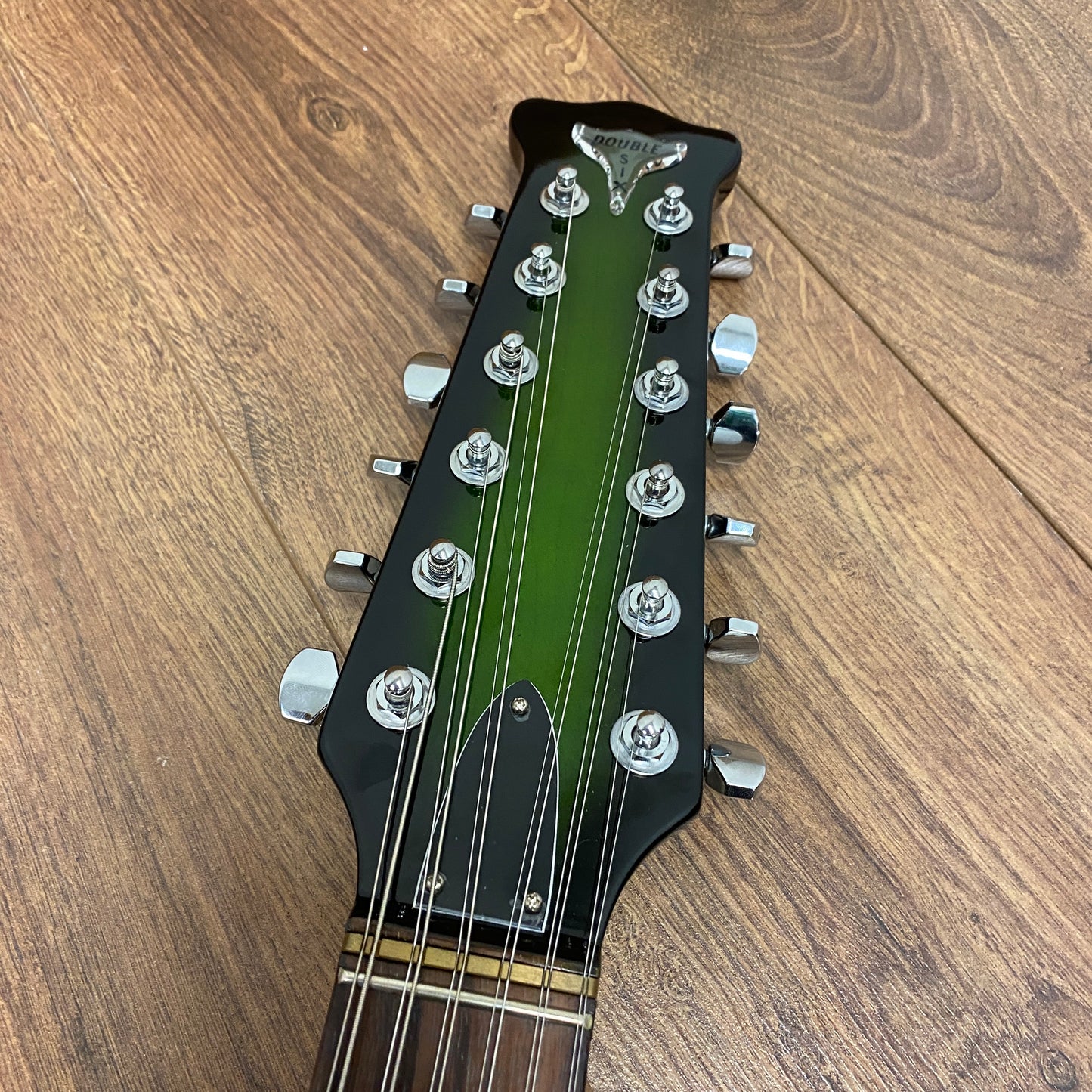 Pre-Owned Burns Club Series Double Six - Greenburst