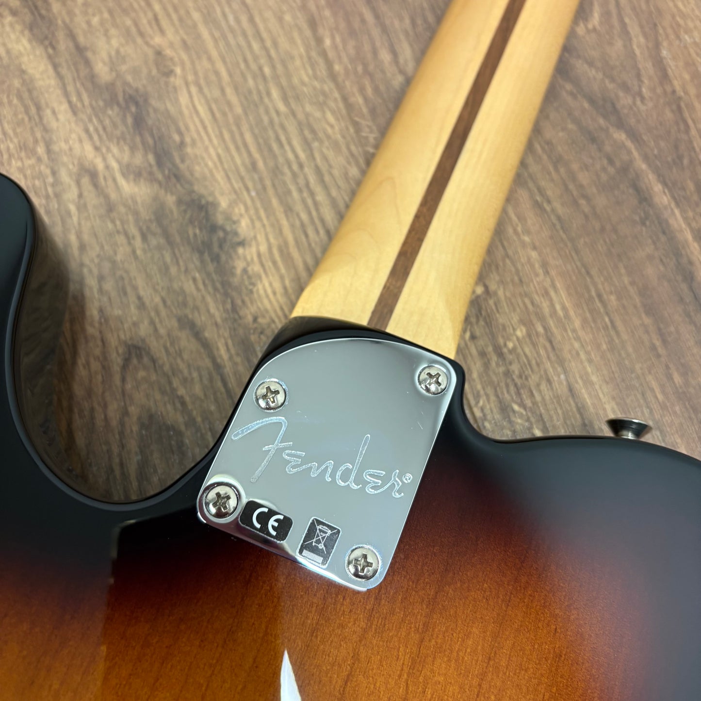 Pre-Owned Fender Deluxe Nashville Telecaster - 2-Colour Sunburst - 2021