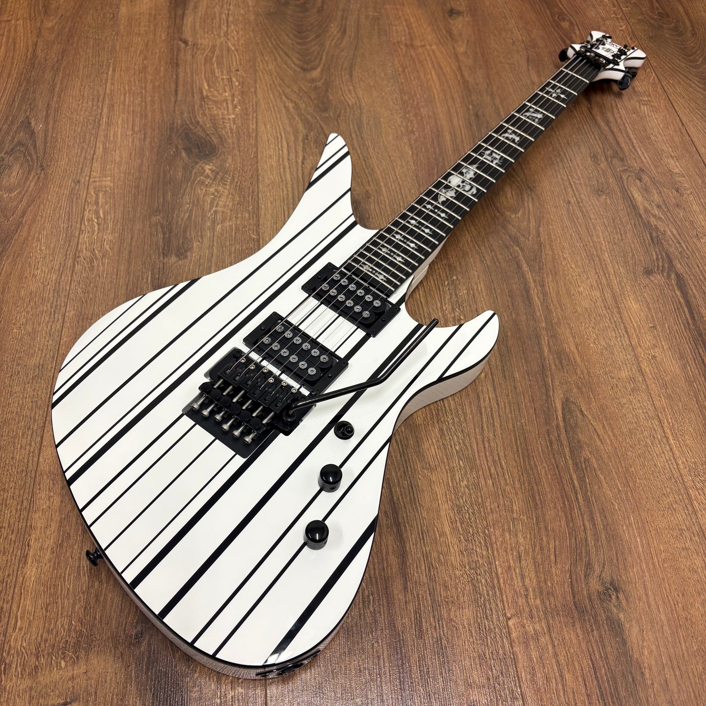 Pre-Owned Schecter Synyster Gates Standard - White & Black Pinstripes