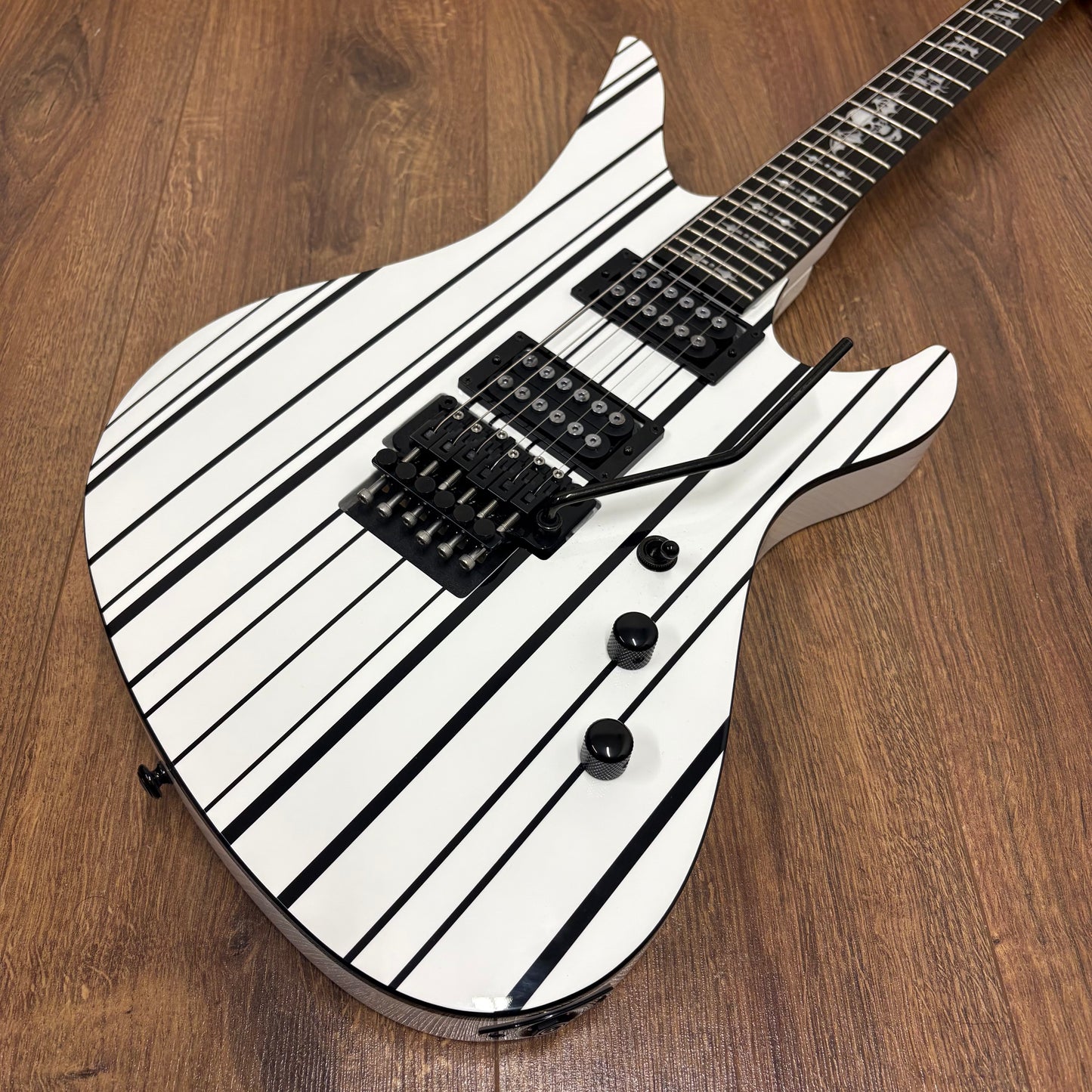 Pre-Owned Schecter Synyster Gates Standard - White & Black Pinstripes