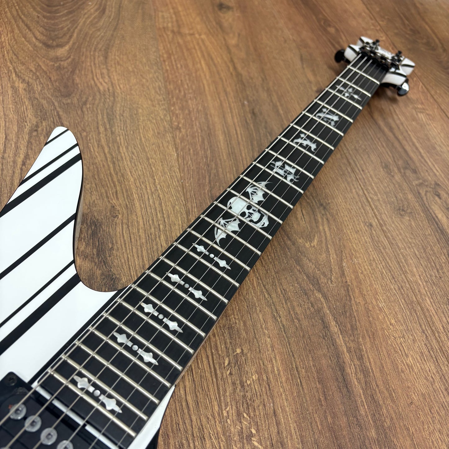 Pre-Owned Schecter Synyster Gates Standard - White & Black Pinstripes