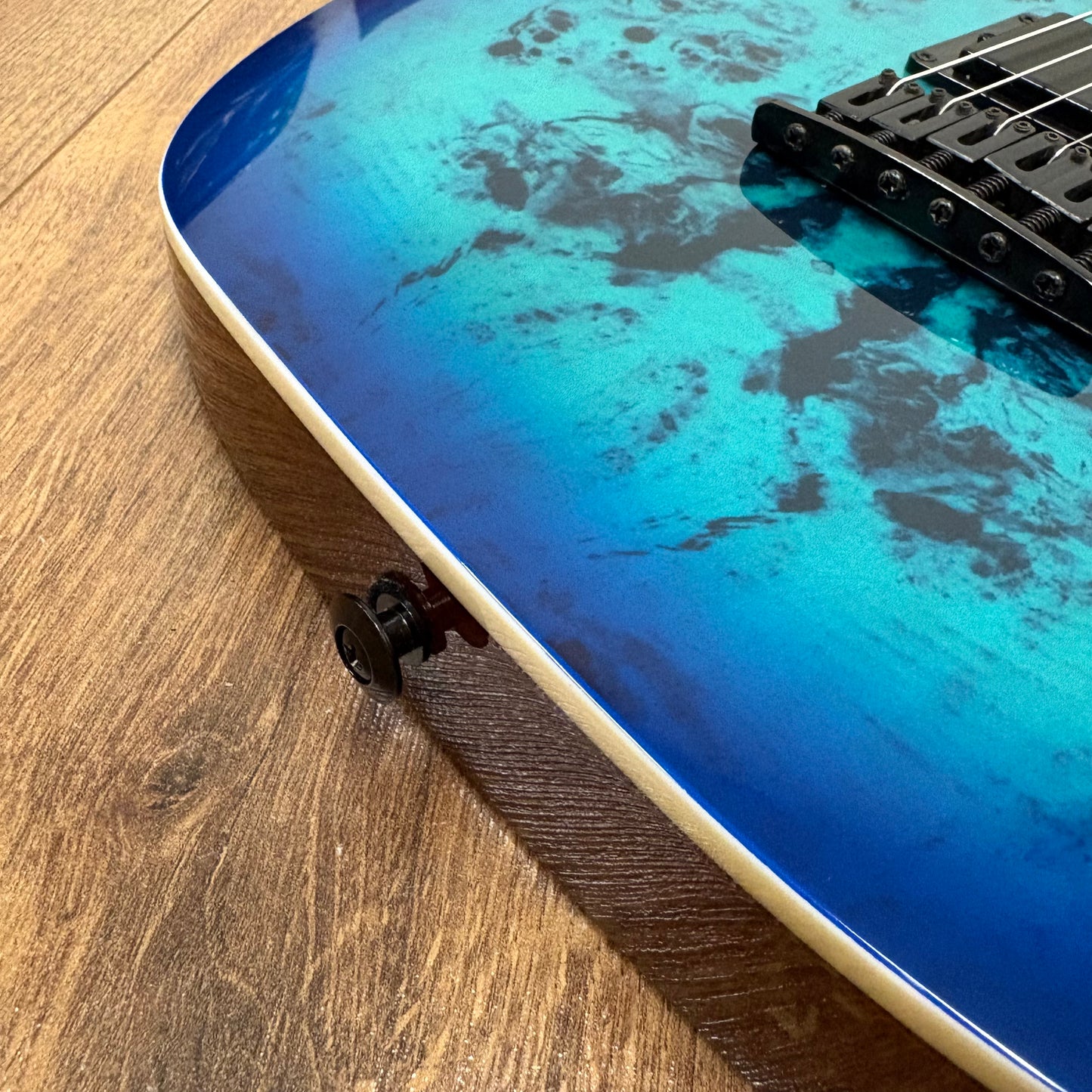 Pre-Owned Ibanez GRGR221PA-AQB GIO - Aqua Burst