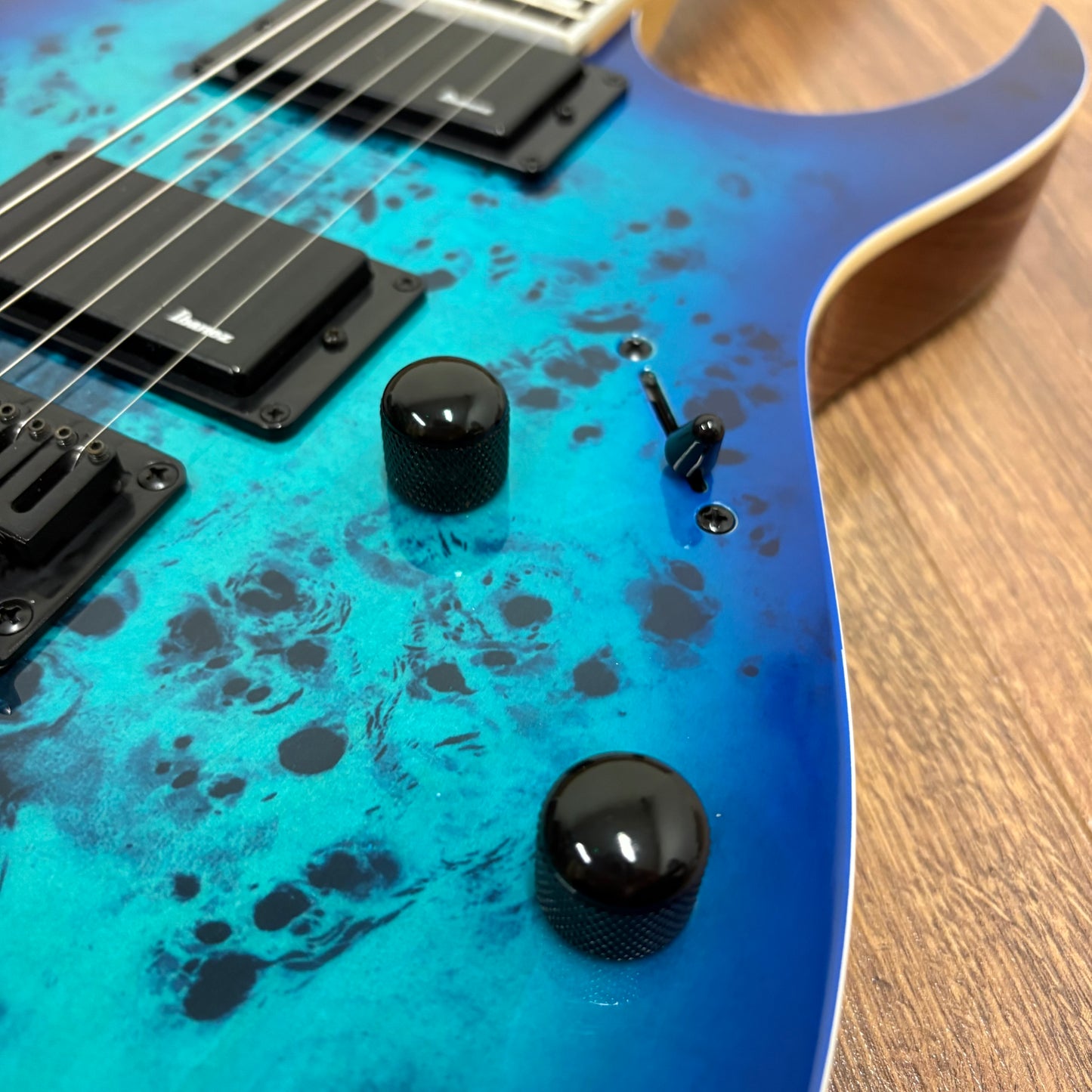Pre-Owned Ibanez GRGR221PA-AQB GIO - Aqua Burst