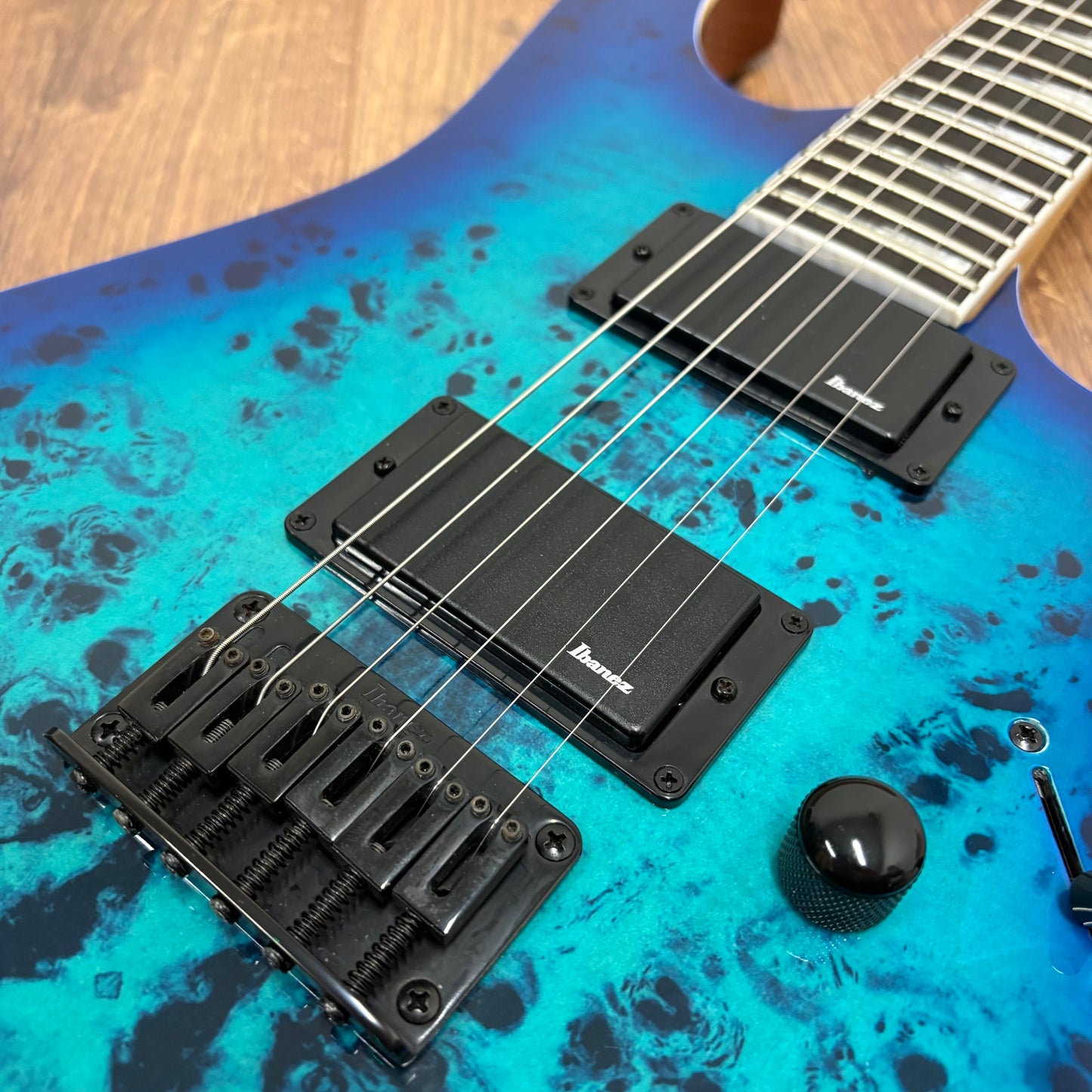 Pre-Owned Ibanez GRGR221PA-AQB GIO - Aqua Burst