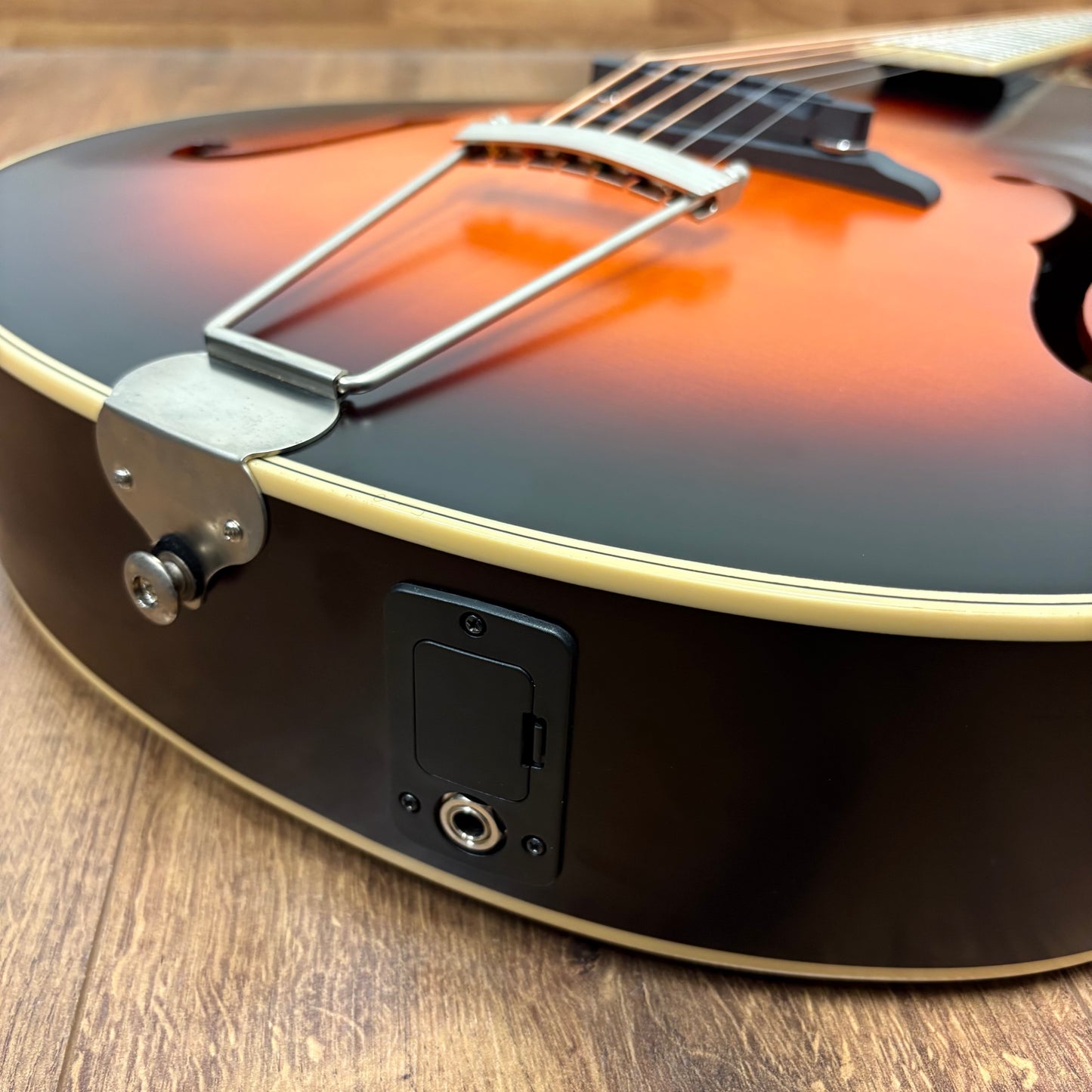Pre-Owned Epiphone Masterbilt Century Zenith Electro-Acoustic - Vintage Sunburst