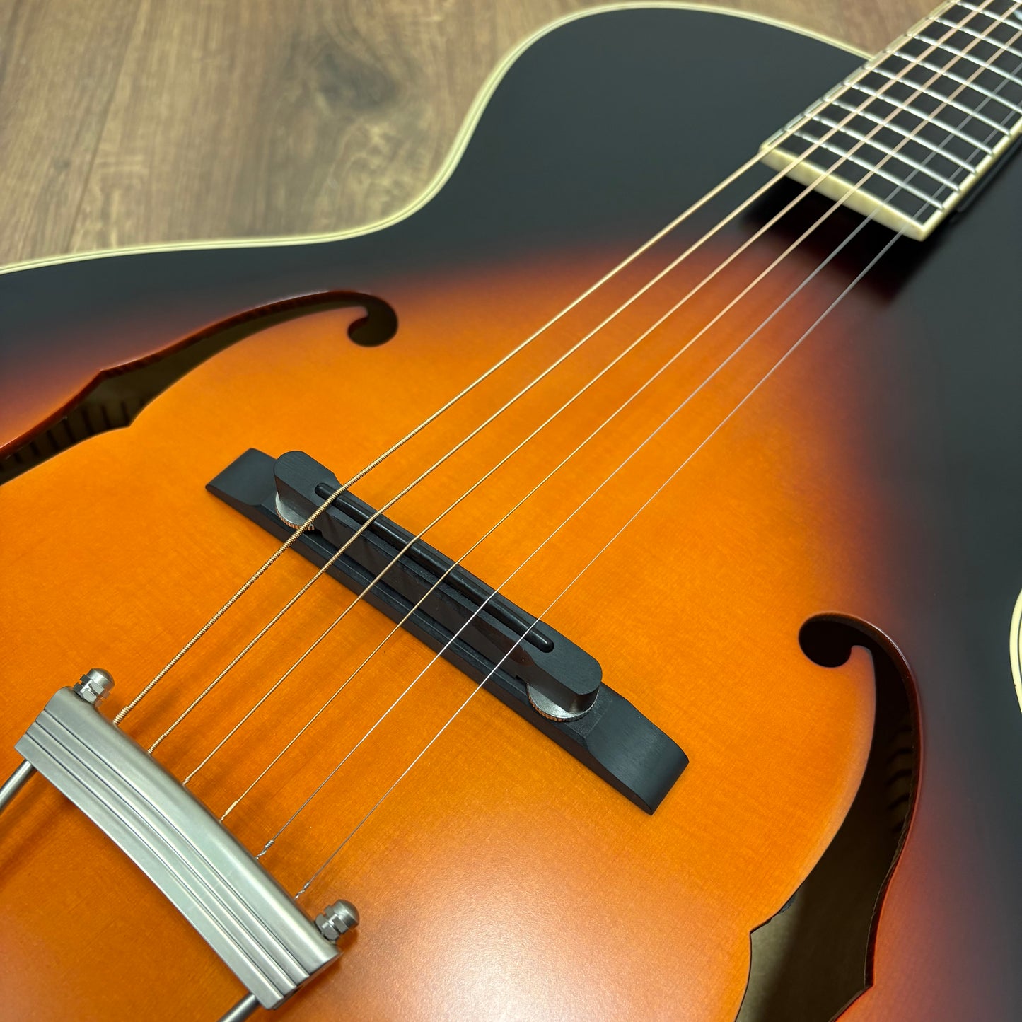 Pre-Owned Epiphone Masterbilt Century Zenith Electro-Acoustic - Vintage Sunburst