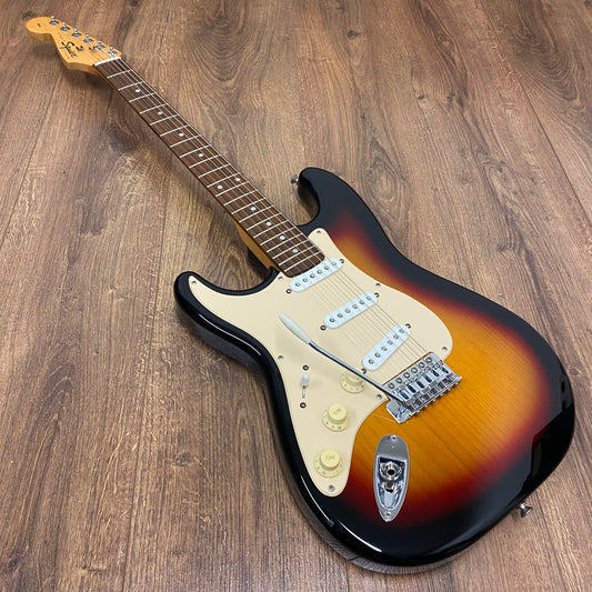 Pre-Owned Squier Affinity Stratocaster - Left Handed - 3 Tone Sunburst - Mexican Pickups