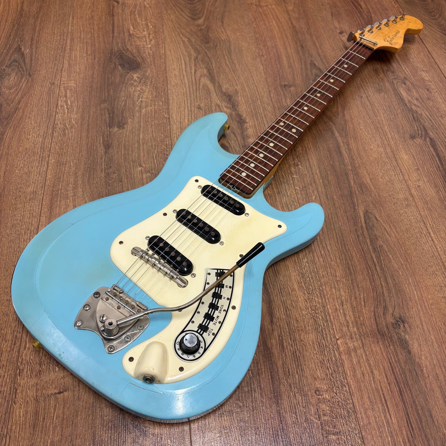 Pre-Owned Hagstrom Futurama III - Baby Blue w/ Selmer Hard Case - 1963
