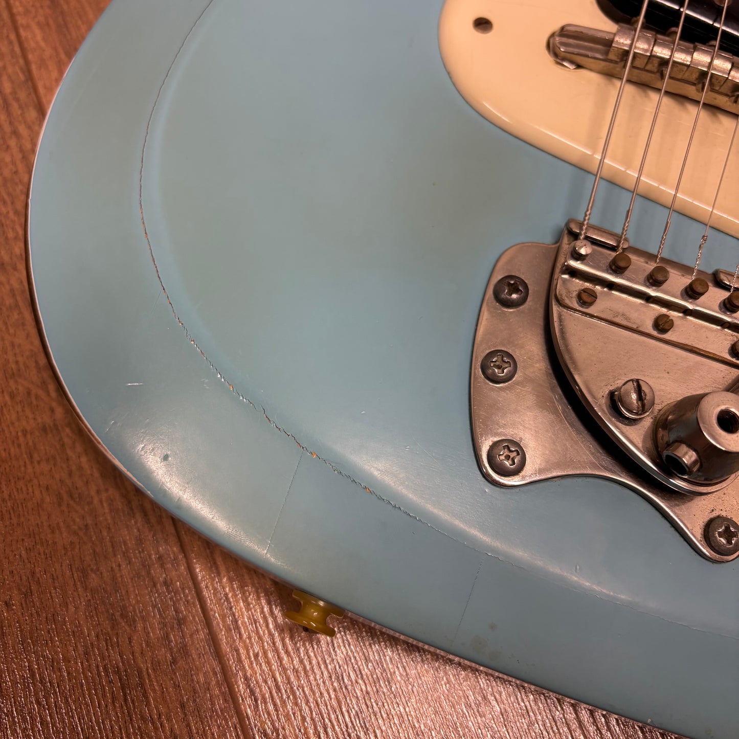 Pre-Owned Hagstrom Futurama III - Baby Blue w/ Selmer Hard Case - 1963