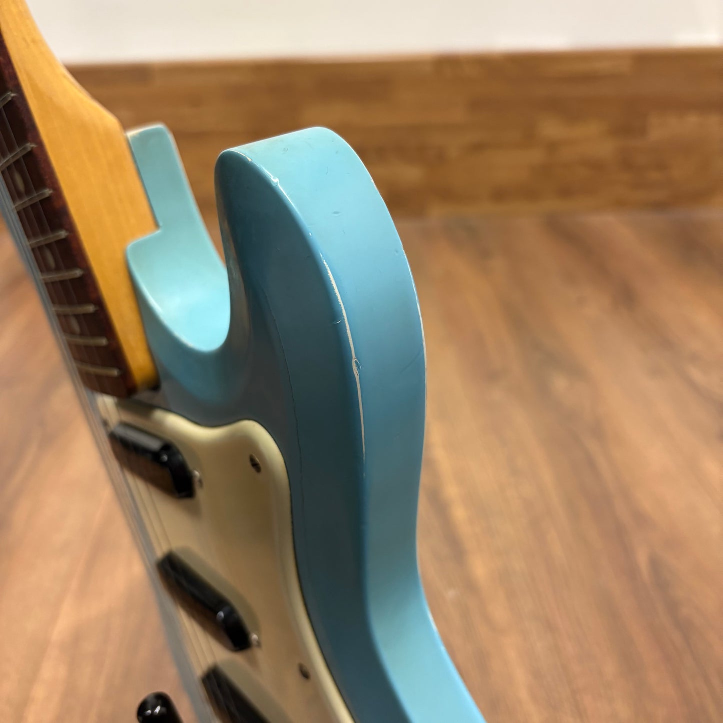 Pre-Owned Hagstrom Futurama III - Baby Blue w/ Selmer Hard Case - 1963