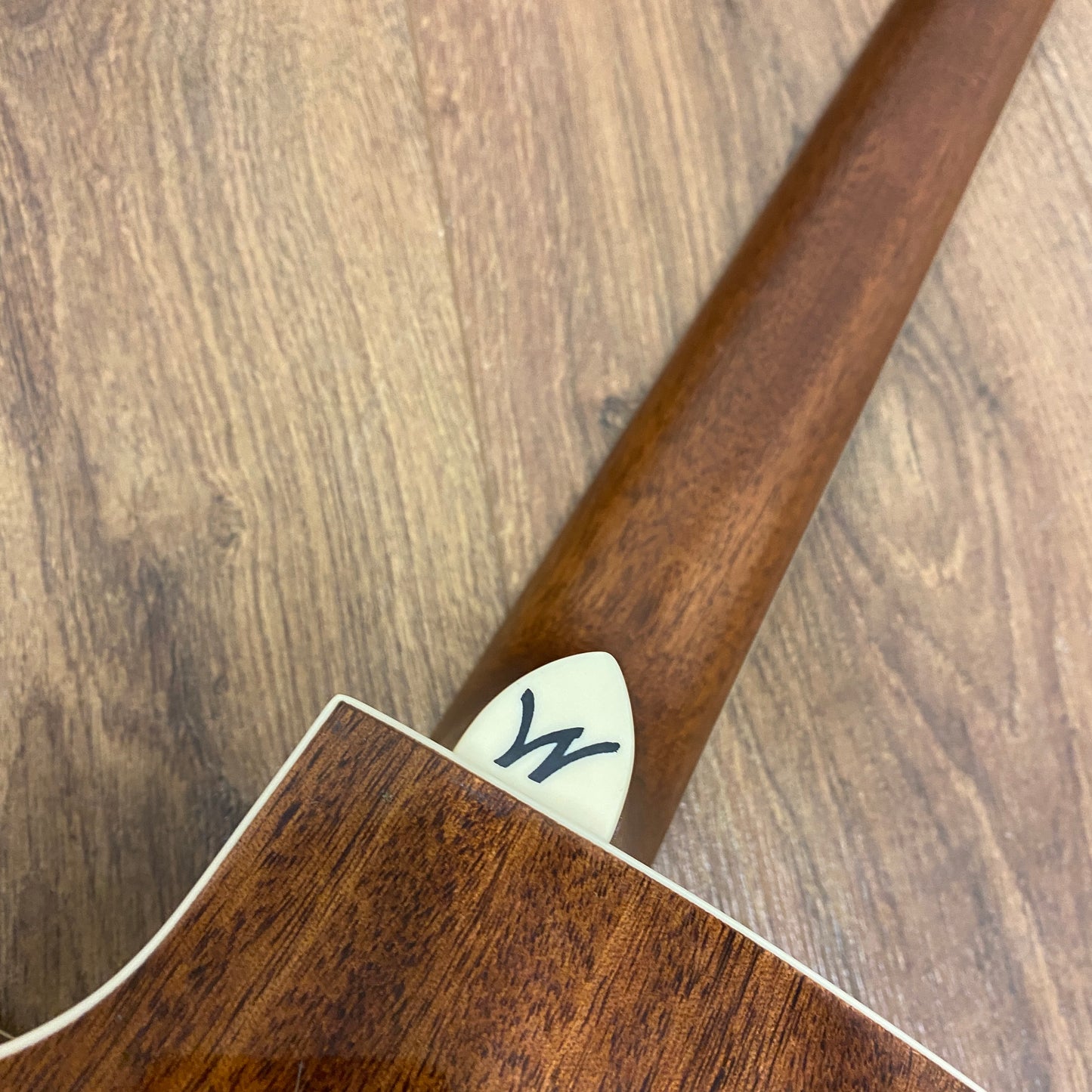 Pre-Owned Washburn HF11SCE-0 Electro-Acoustic - Natural