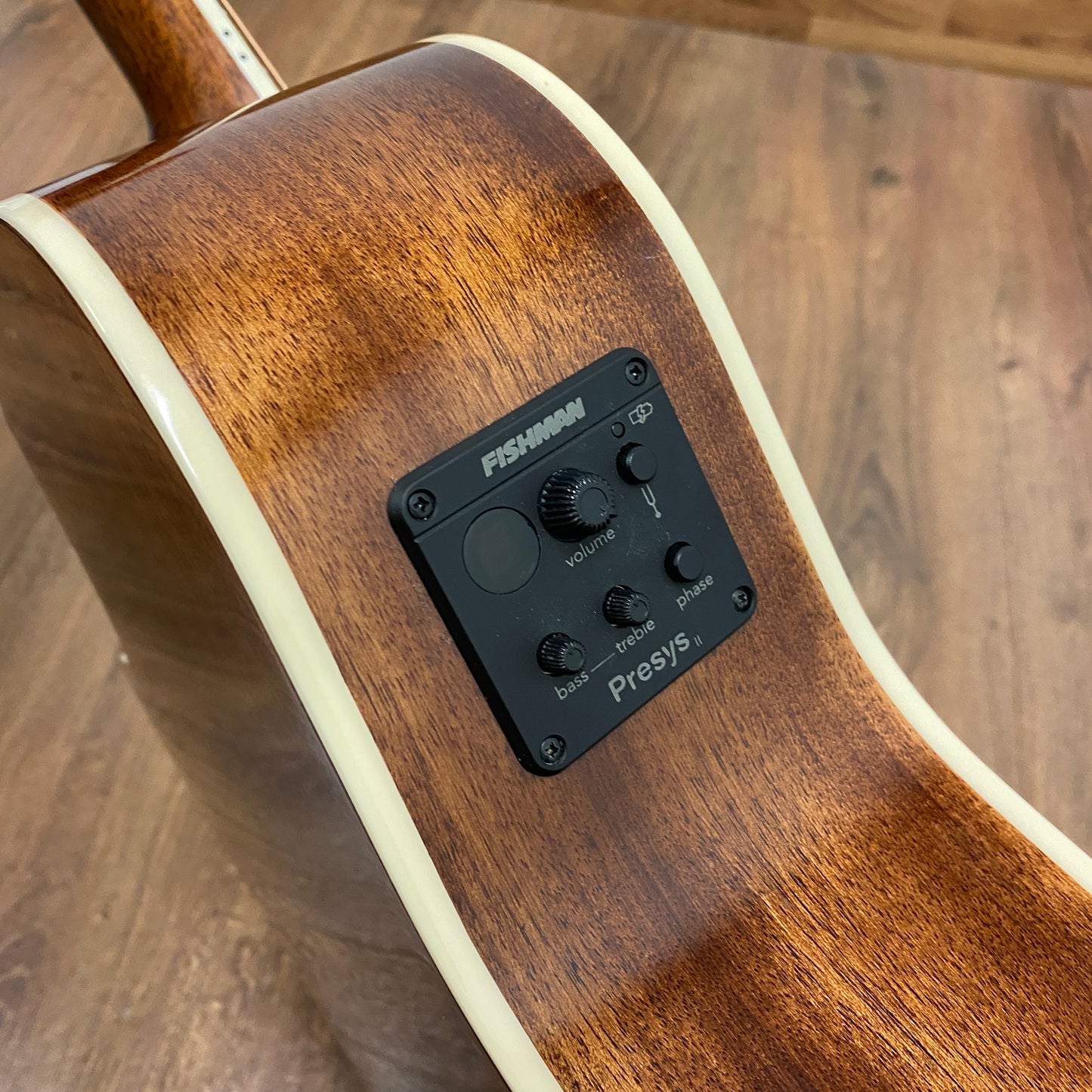 Pre-Owned Washburn HF11SCE-0 Electro-Acoustic - Natural