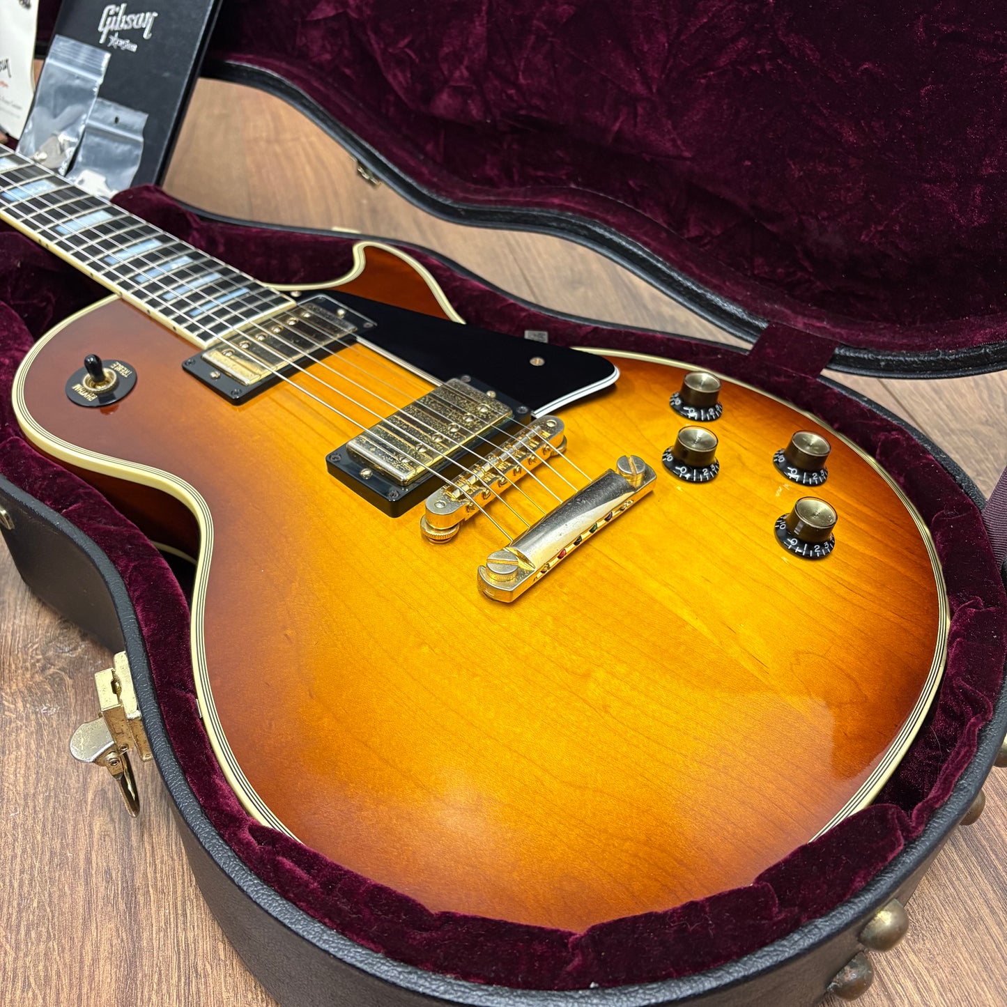 Pre-Owned Gibson Custom Shop Les Paul Custom Limited Edition 1/50 - Faded Tobacco Burst VOS - 2010