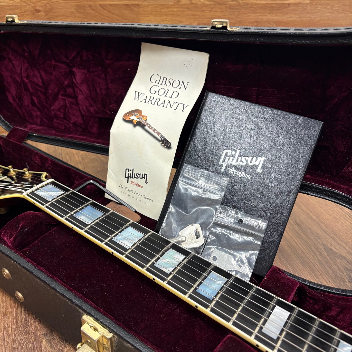 Pre-Owned Gibson Custom Shop Les Paul Custom Limited Edition 1/50 - Faded Tobacco Burst VOS - 2010