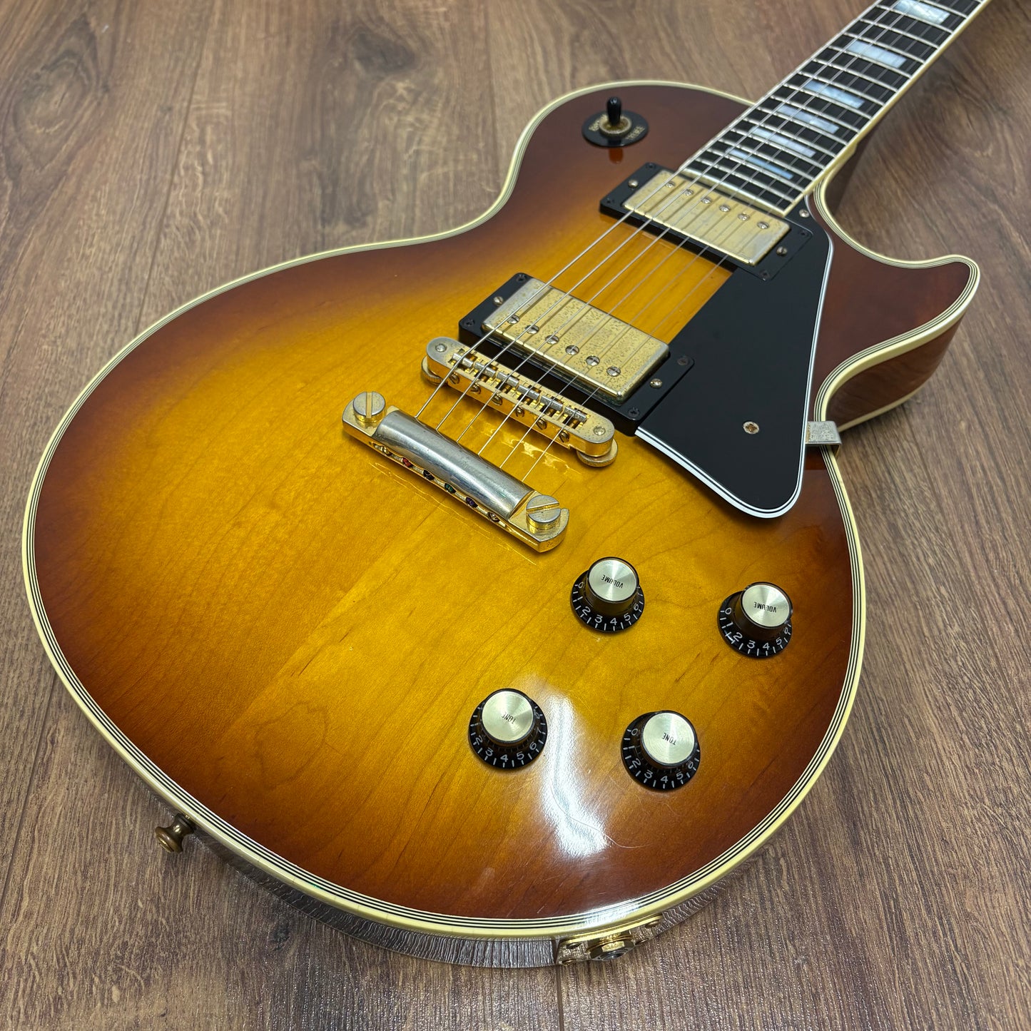 Pre-Owned Gibson Custom Shop Les Paul Custom Limited Edition 1/50 - Faded Tobacco Burst VOS - 2010
