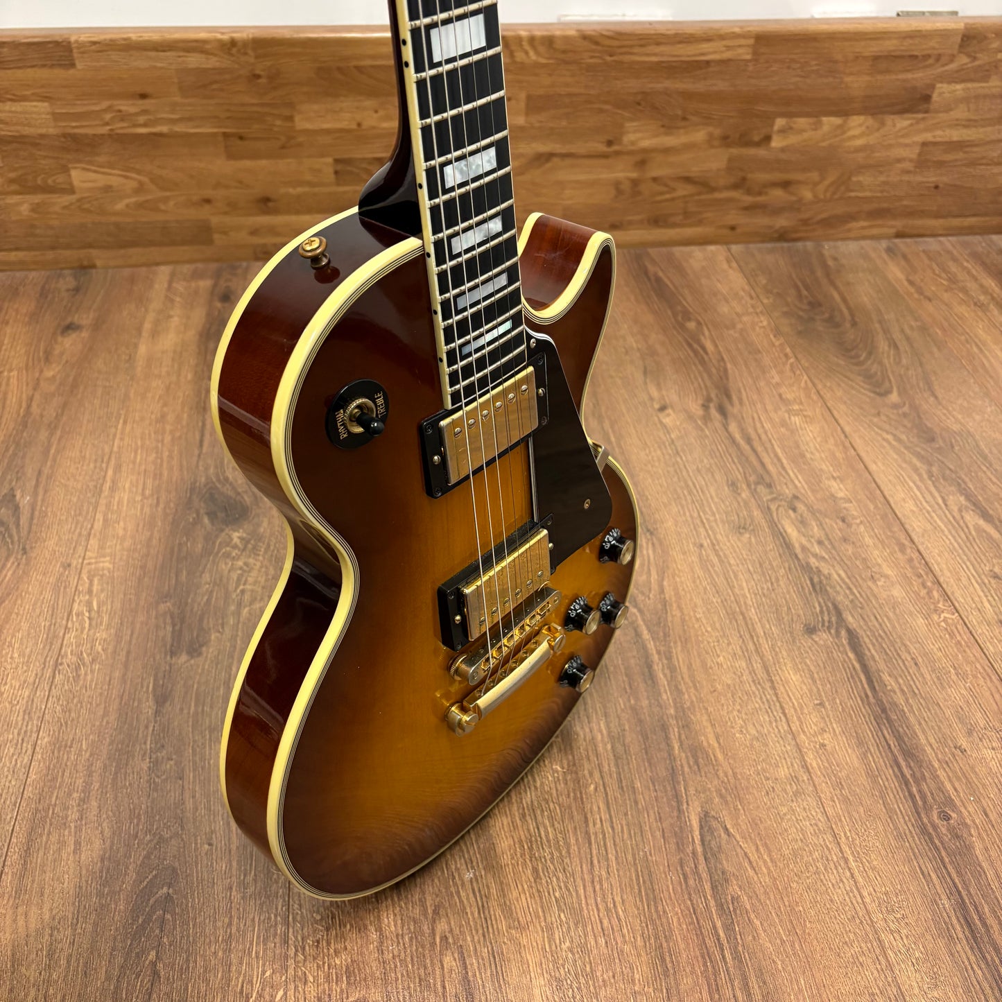 Pre-Owned Gibson Custom Shop Les Paul Custom Limited Edition 1/50 - Faded Tobacco Burst VOS - 2010