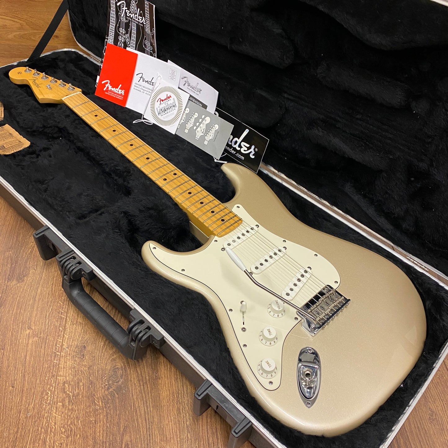 Pre-Owned Fender American Standard Stratocaster - Blizzard Pearl - Left Handed