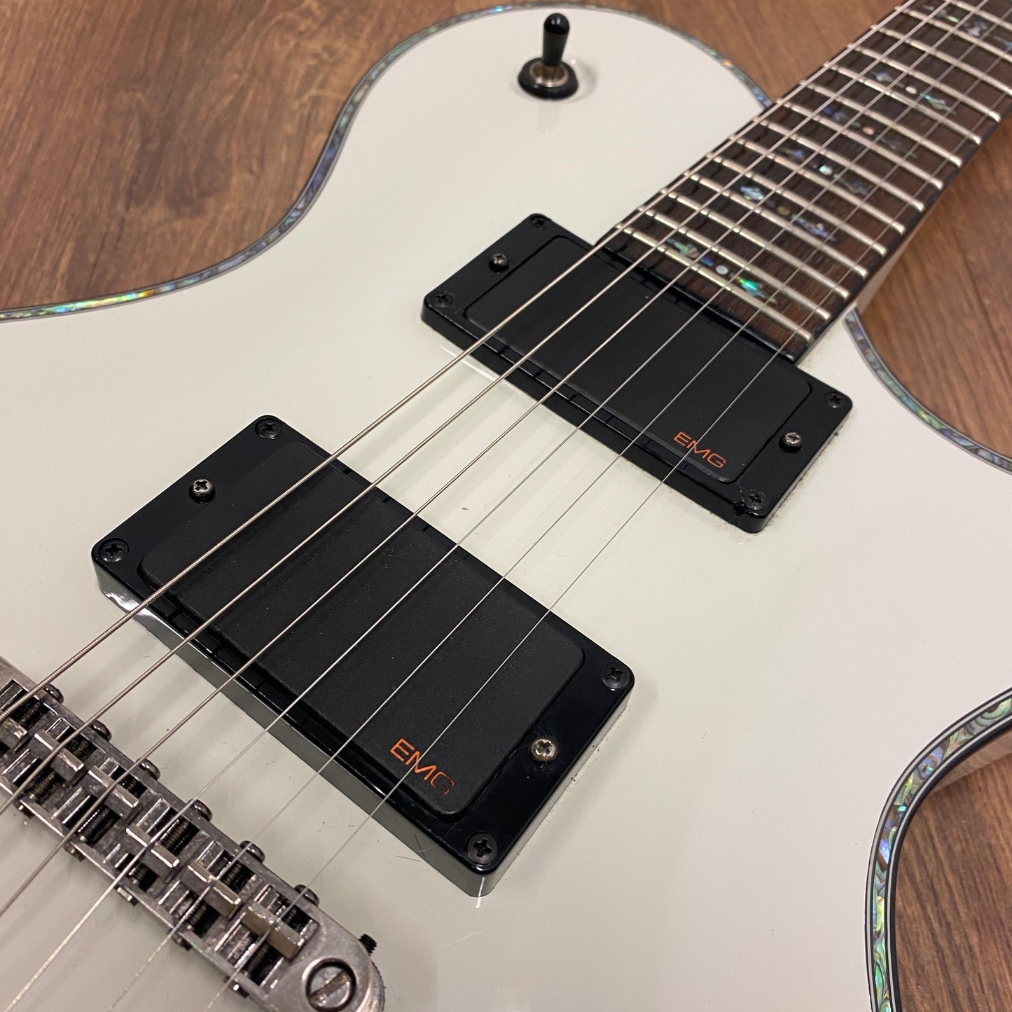 Pre-Owned Schecter Diamond Series Hellraiser Solo - White