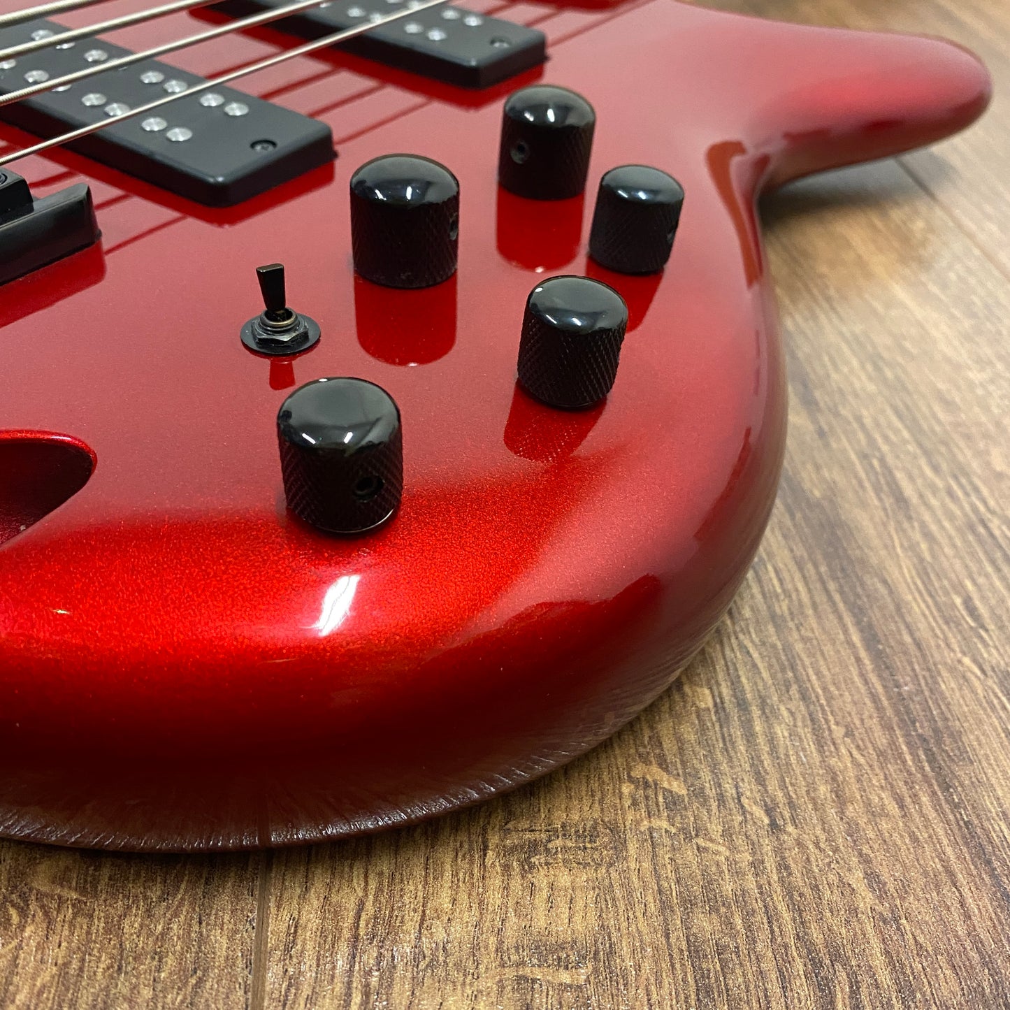 Pre-Owned Ibanez SR300EB Bass - Candy Apple Red