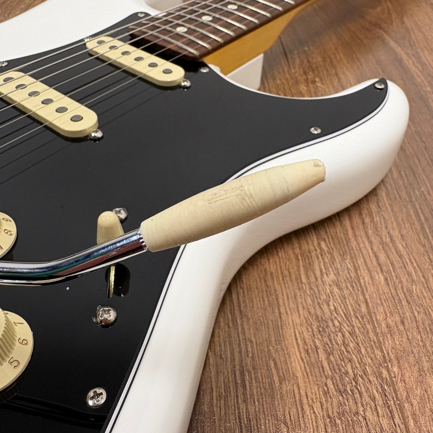 Pre-Owned Fender American Performer Stratocaster - Arctic White