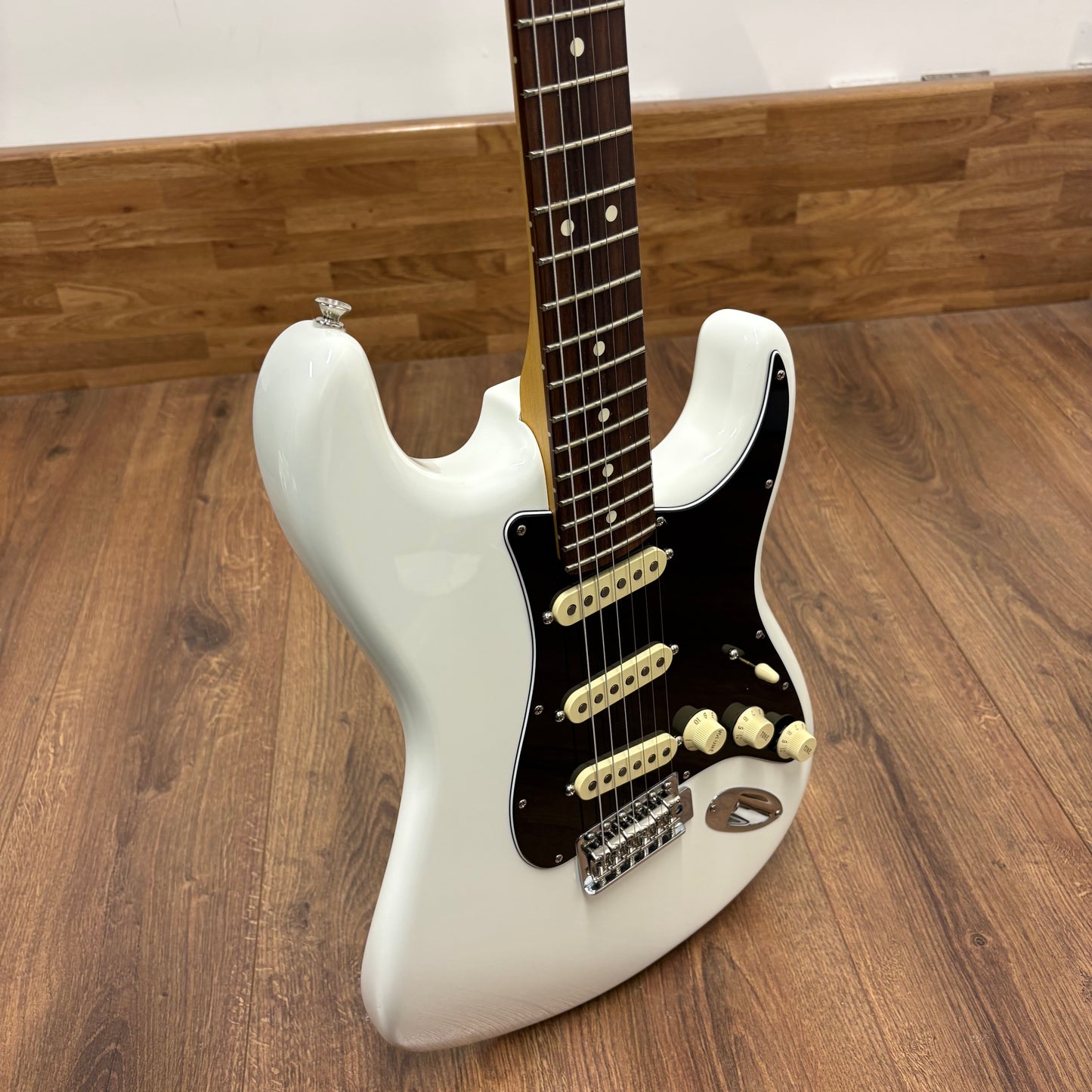 Pre-Owned Fender American Performer Stratocaster - Arctic White